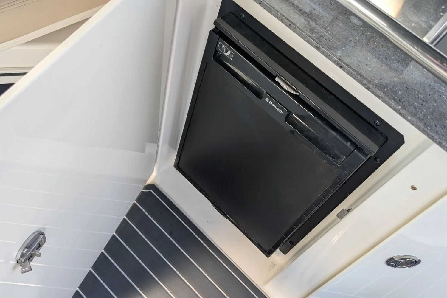 2012 Sea Ray 310 SUNDANCER Image Thumbnail #9