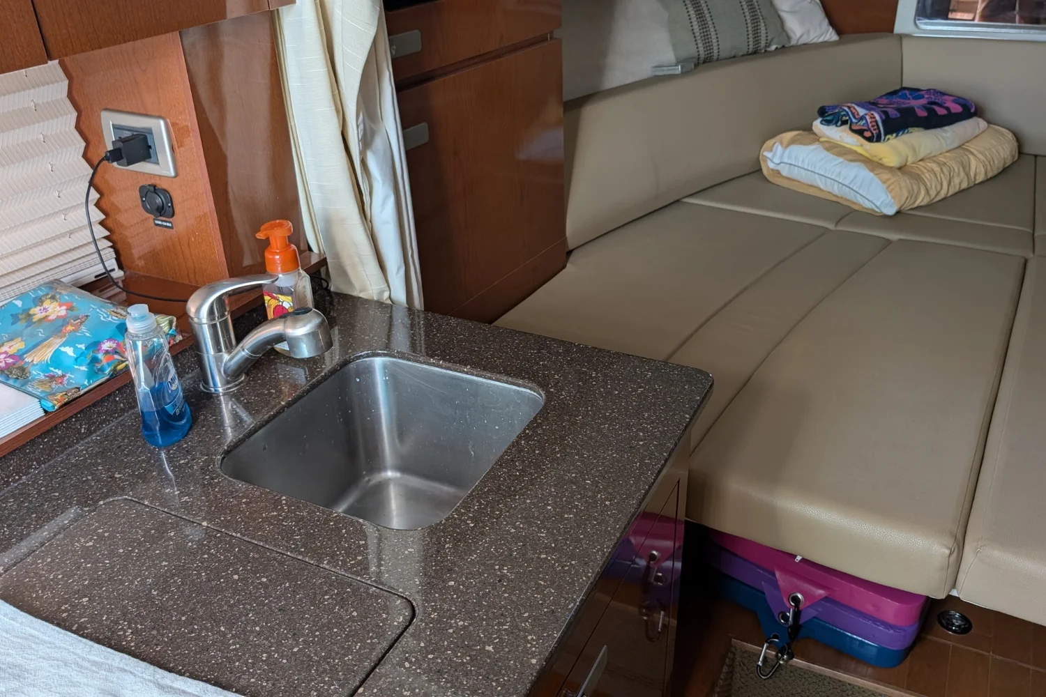 2012 Sea Ray 310 SUNDANCER Image Thumbnail #13