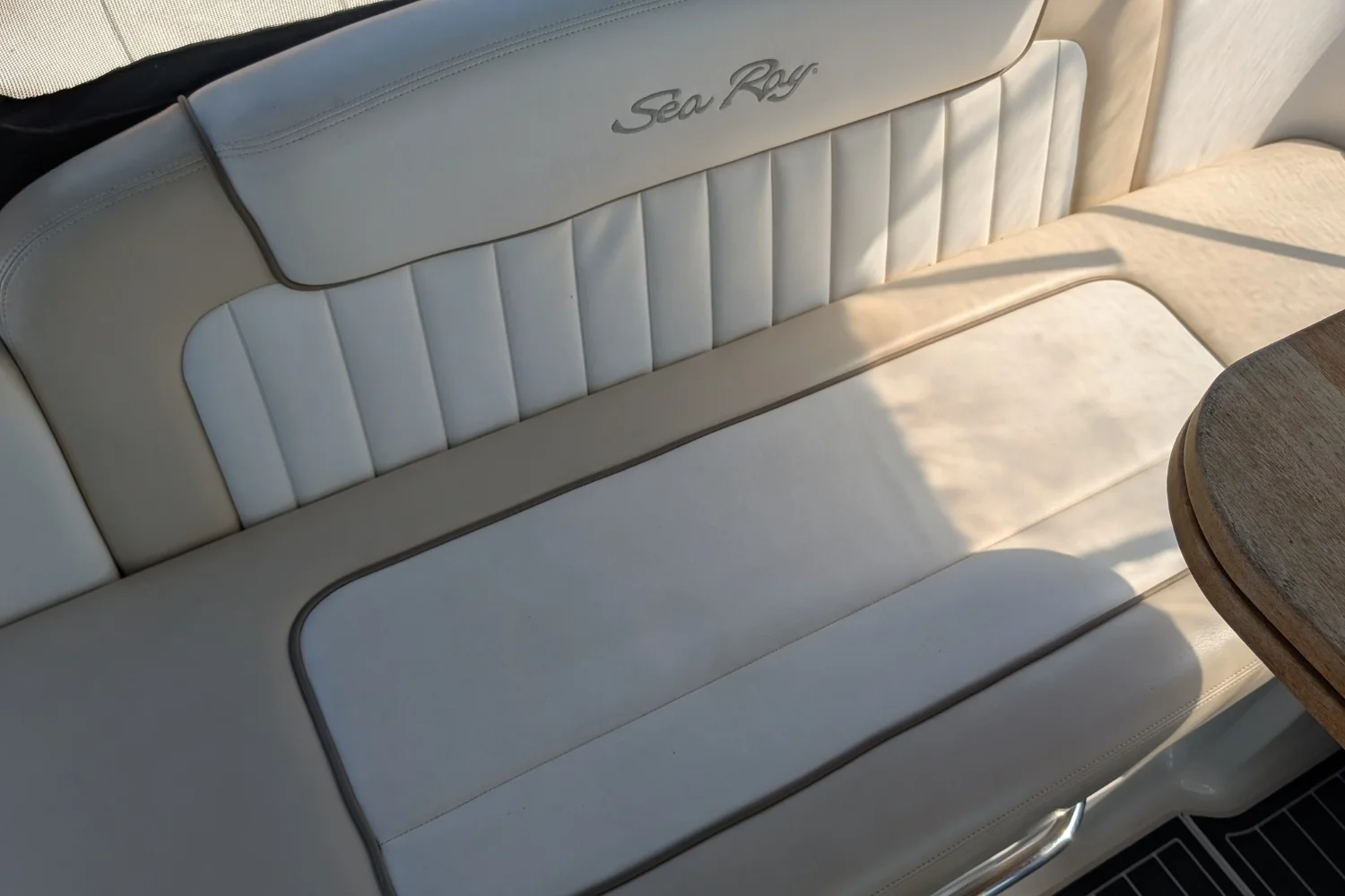 2012 Sea Ray 310 SUNDANCER Image Thumbnail #5