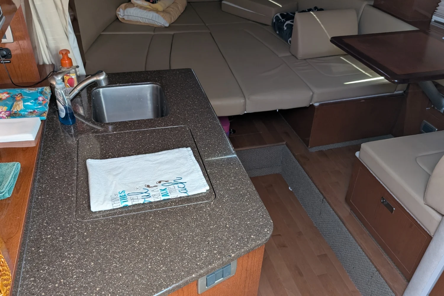 2012 Sea Ray 310 SUNDANCER Image Thumbnail #12