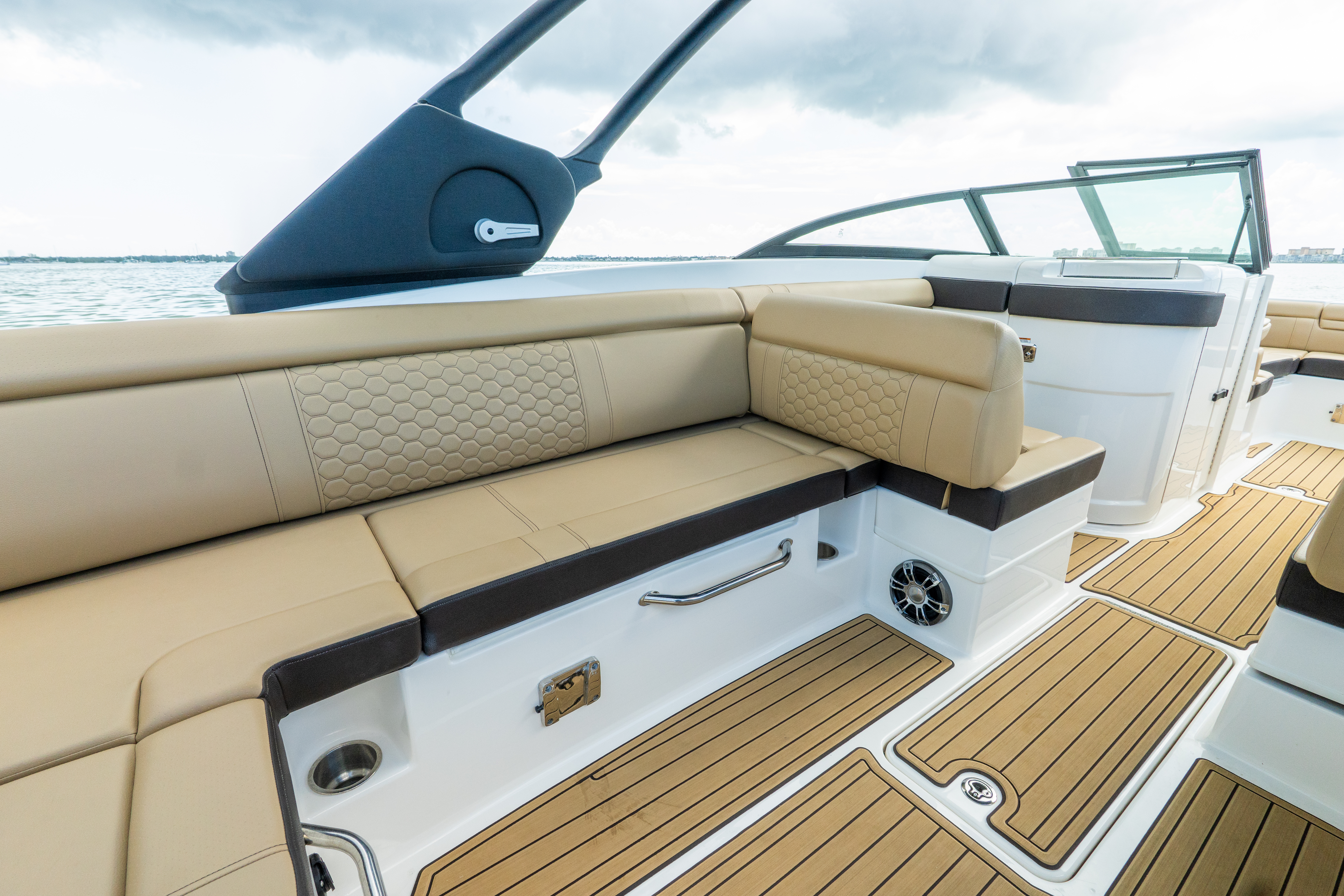 2022 Sea Ray 270 SDX OB Image Thumbnail #19