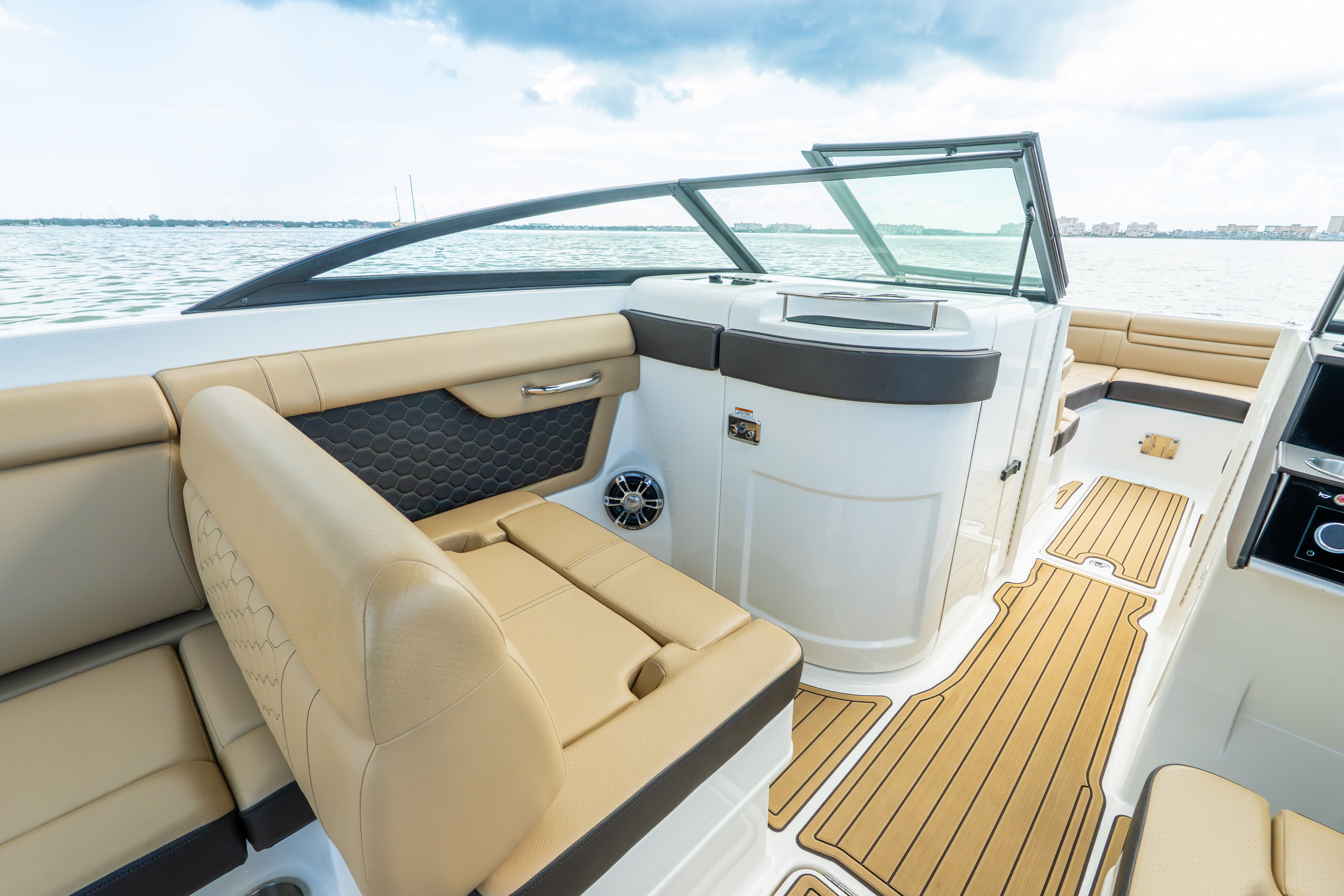 2022 Sea Ray 270 SDX OB Image Thumbnail #21