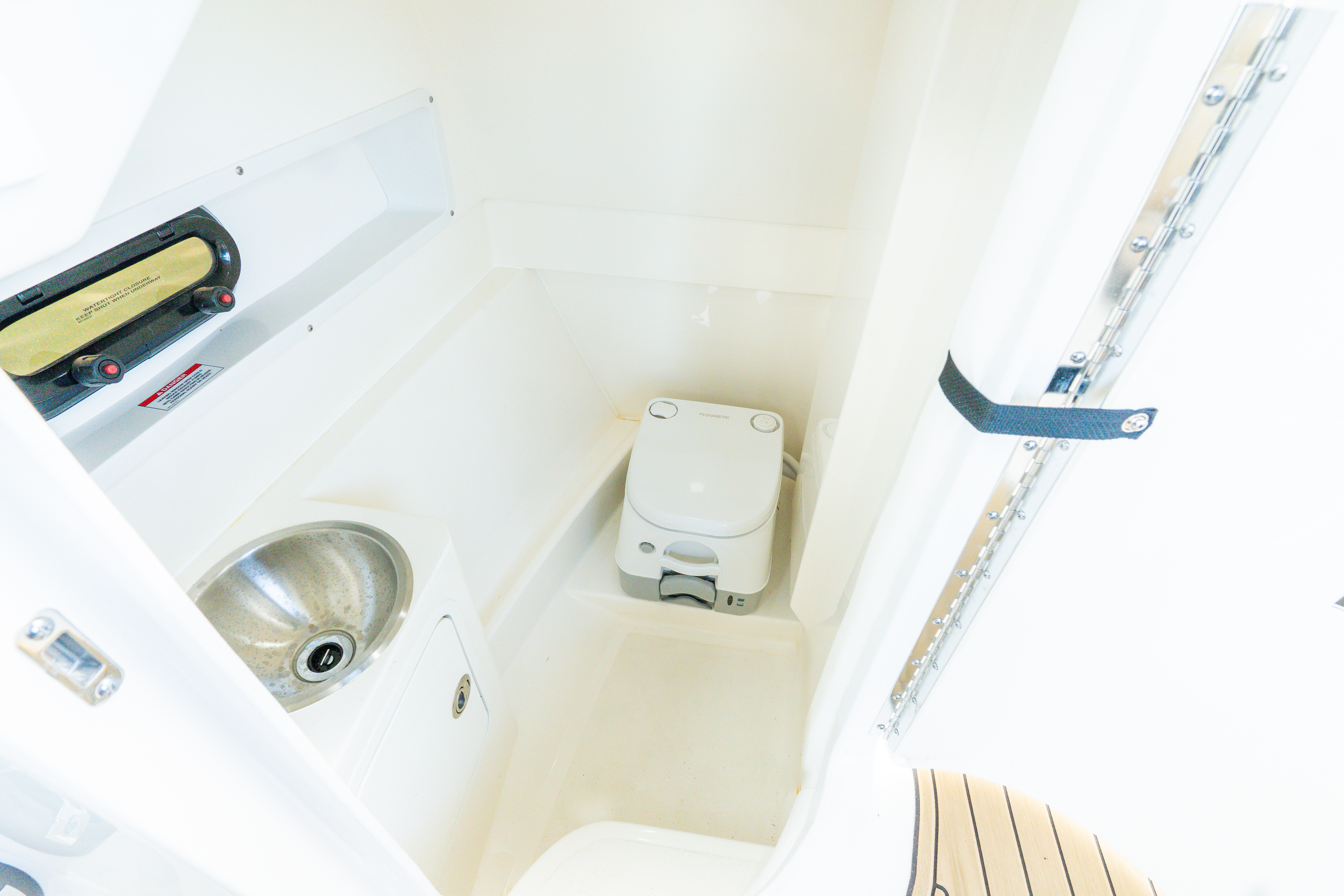 2022 Sea Ray 270 SDX OB Image Thumbnail #25