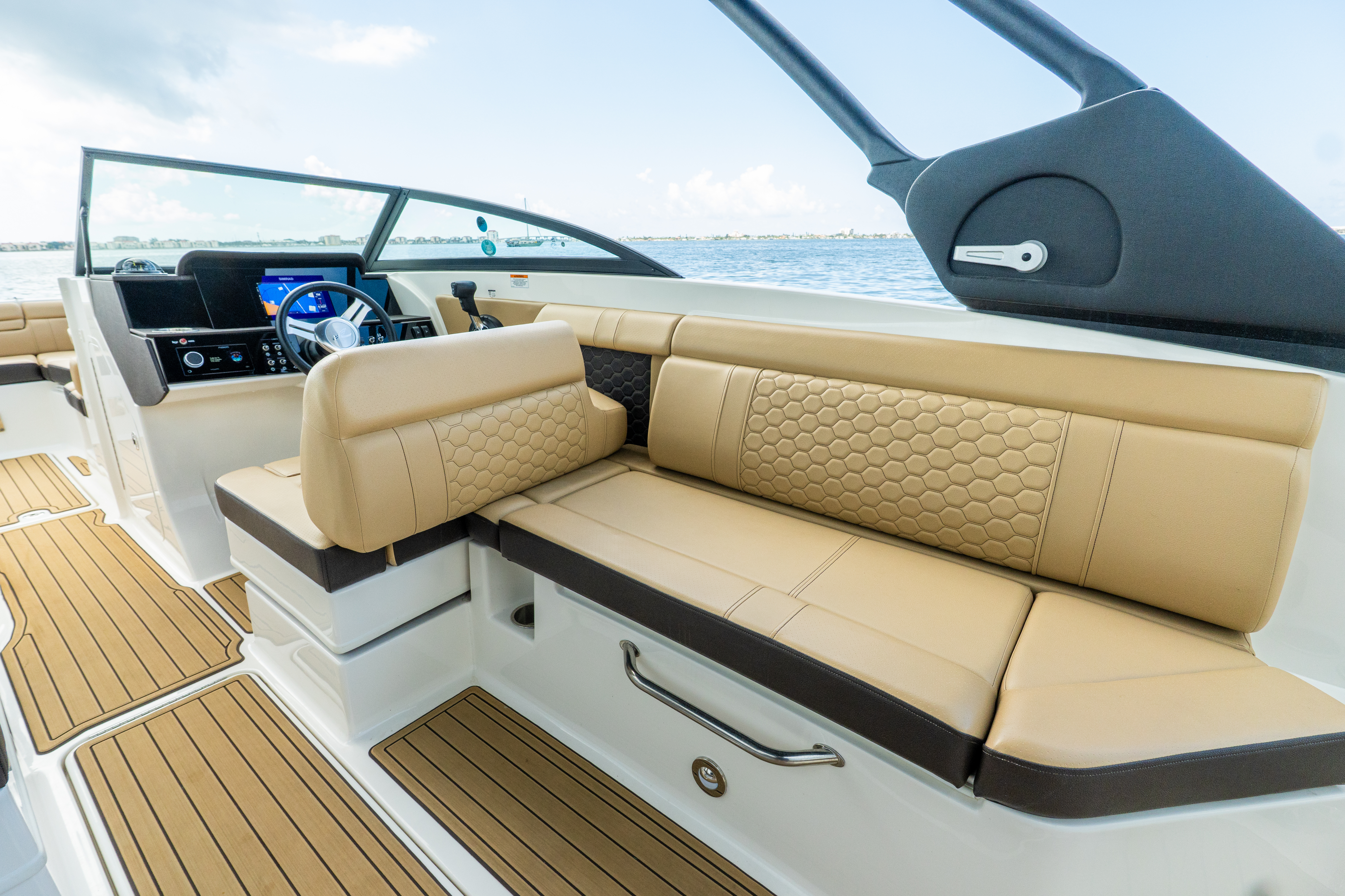 2022 Sea Ray 270 SDX OB Image Thumbnail #17