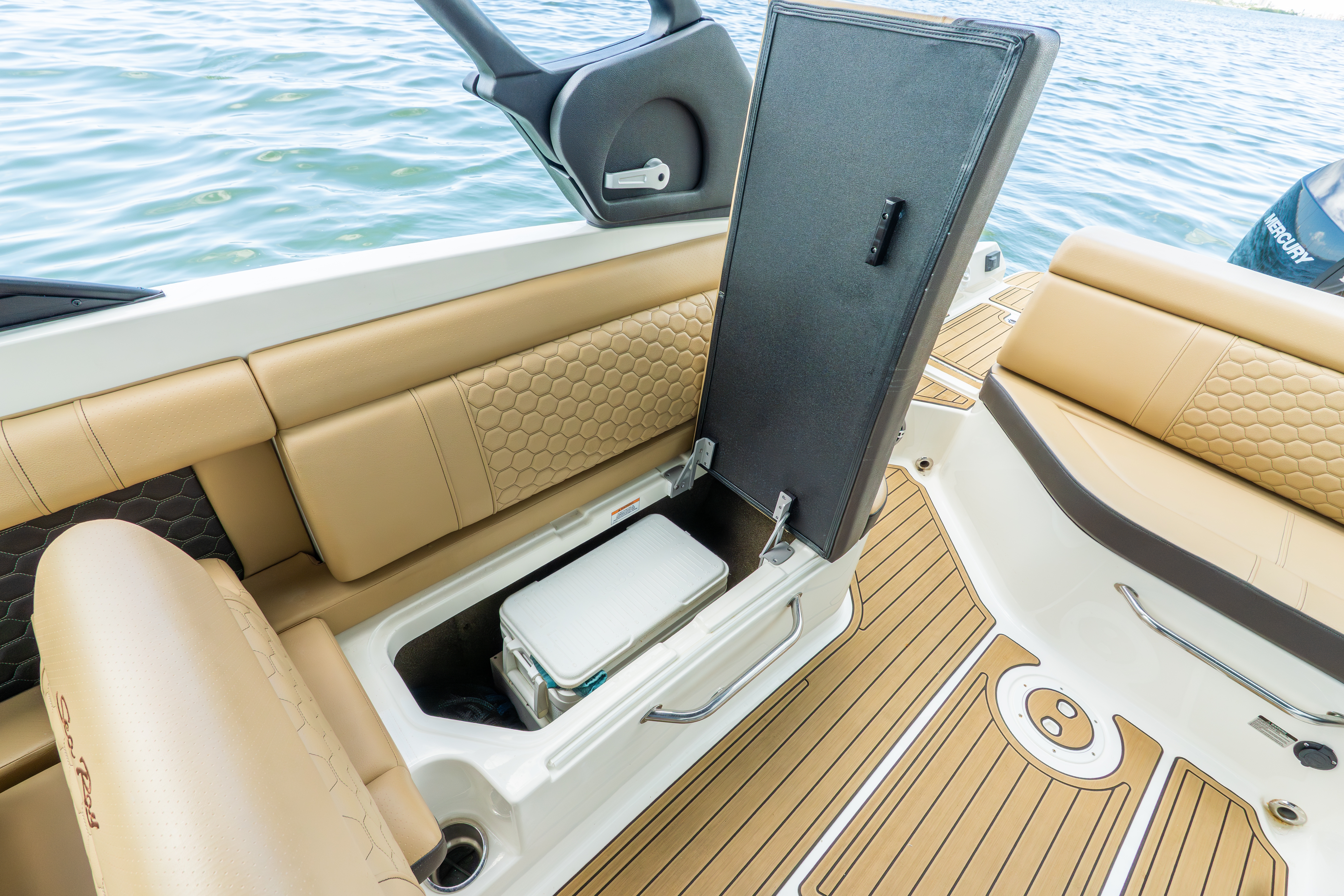 2022 Sea Ray 270 SDX OB Image Thumbnail #24