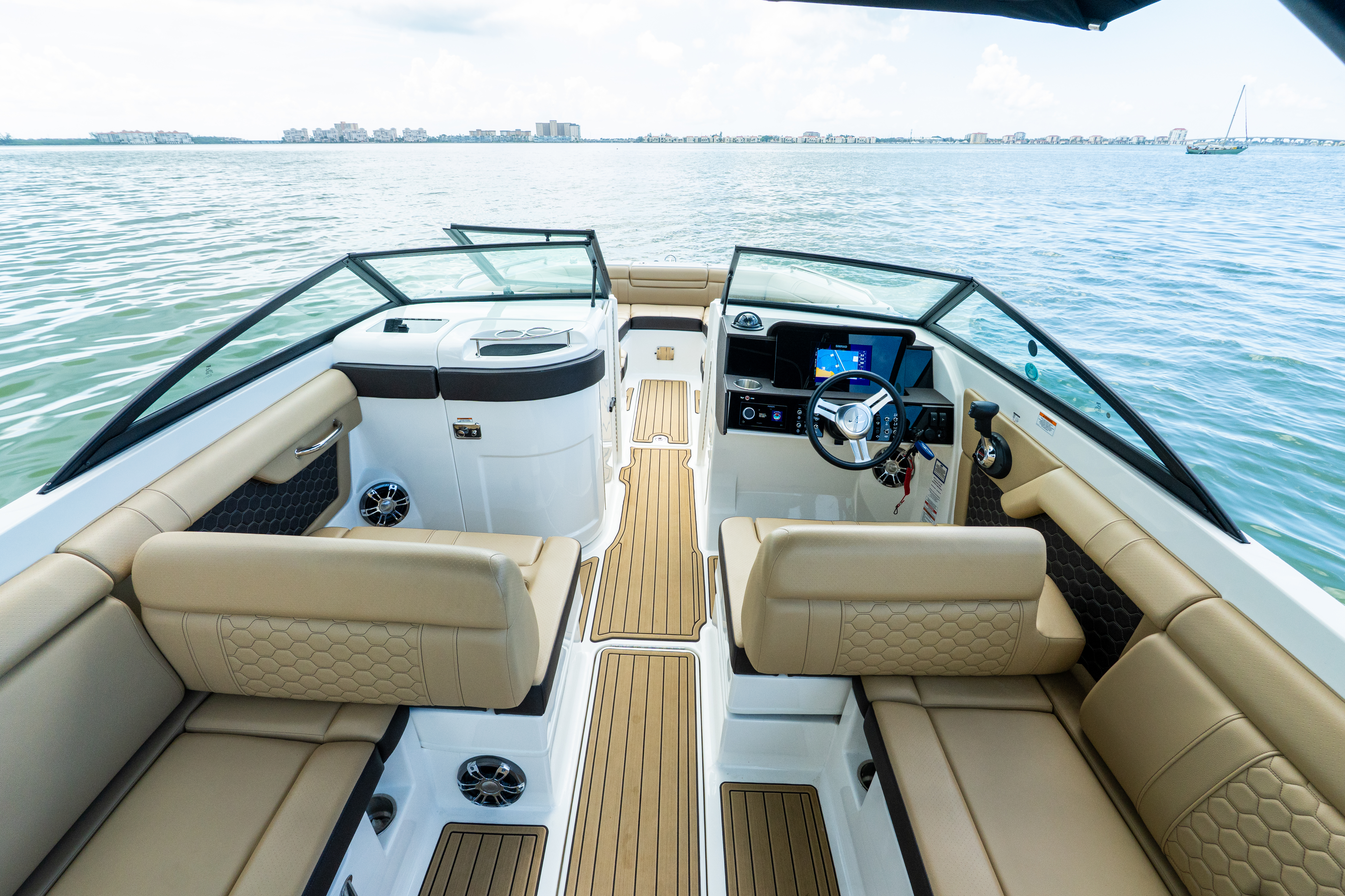 2022 Sea Ray 270 SDX OB Image Thumbnail #16