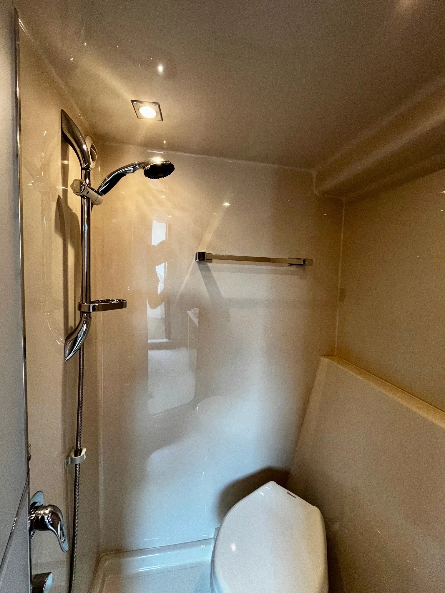 2015 Cruisers Yachts 41 CANTIUS Image Thumbnail #27