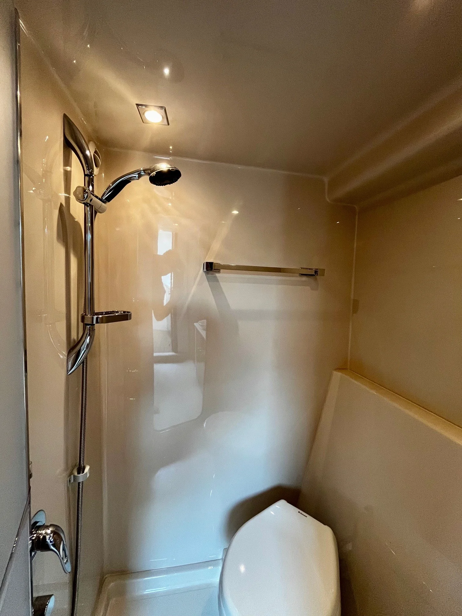 2015 Cruisers Yachts 41 CANTIUS Image Thumbnail #27