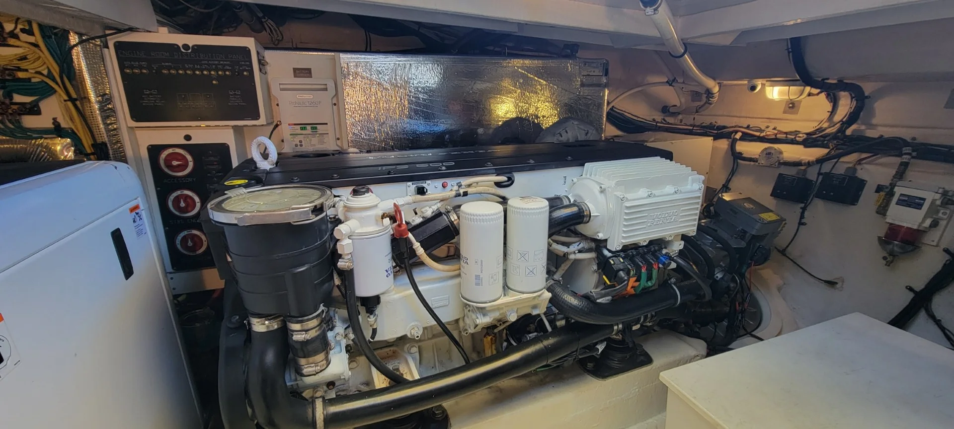 2015 Cruisers Yachts 41 CANTIUS Image Thumbnail #38