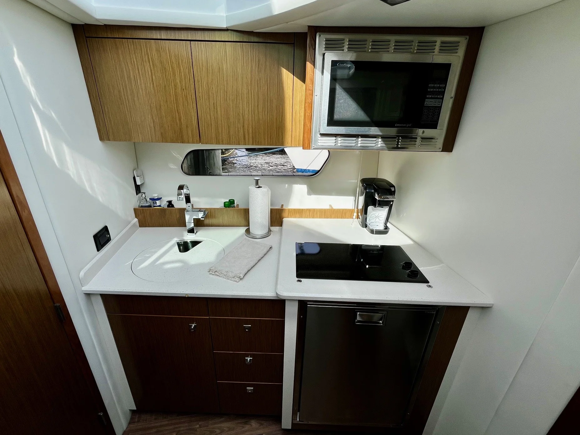 2015 Cruisers Yachts 41 CANTIUS Image Thumbnail #19