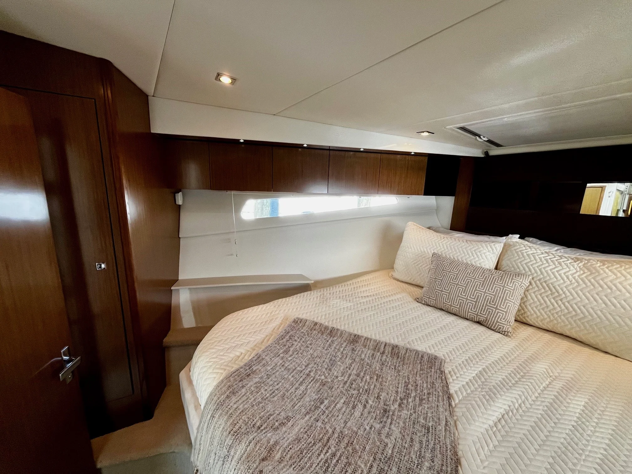 2015 Cruisers Yachts 41 CANTIUS Image Thumbnail #21