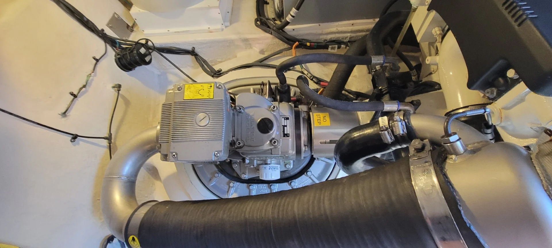 2015 Cruisers Yachts 41 CANTIUS Image Thumbnail #42