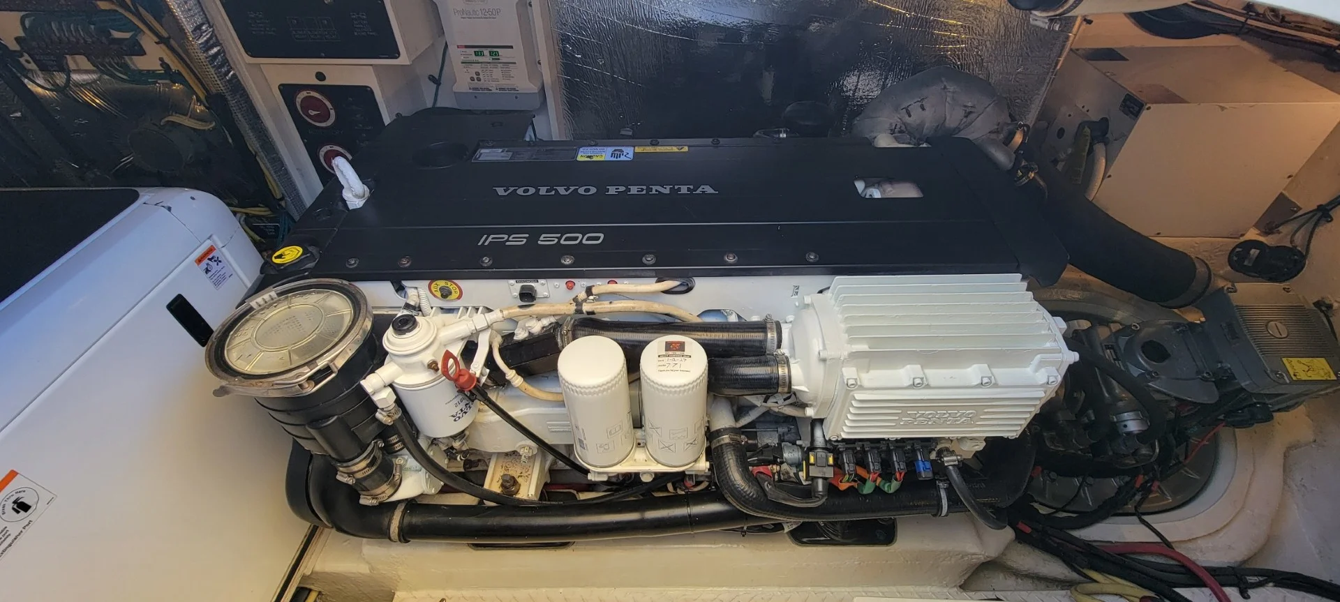 2015 Cruisers Yachts 41 CANTIUS Image Thumbnail #37