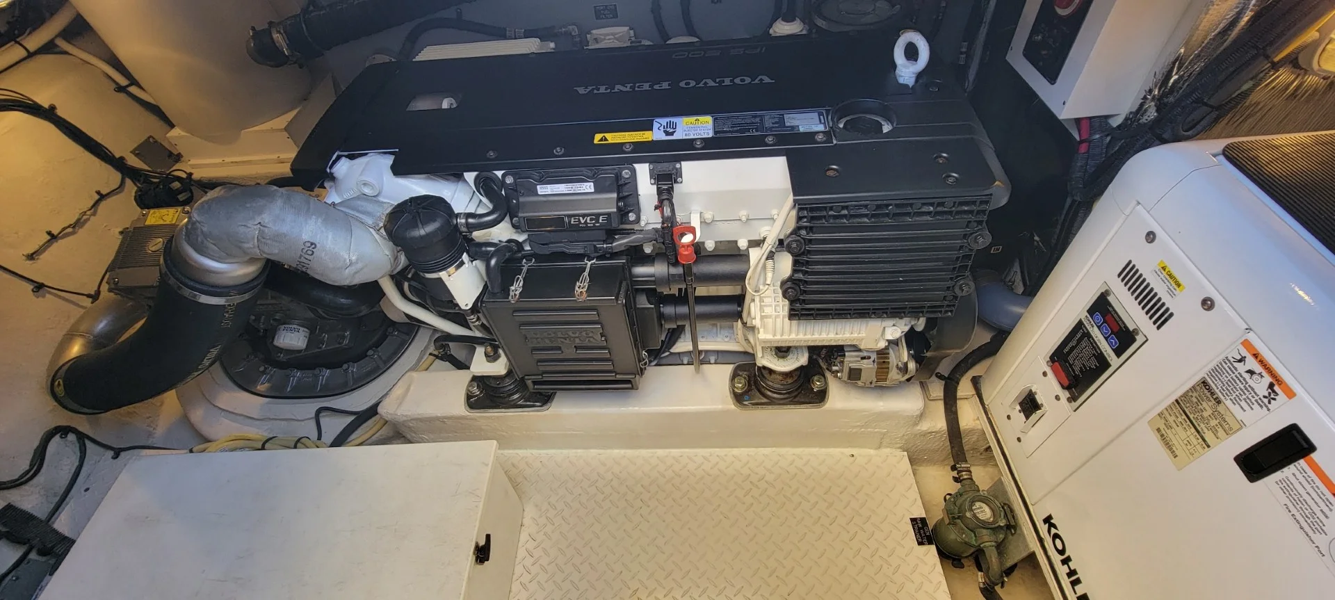 2015 Cruisers Yachts 41 CANTIUS Image Thumbnail #44