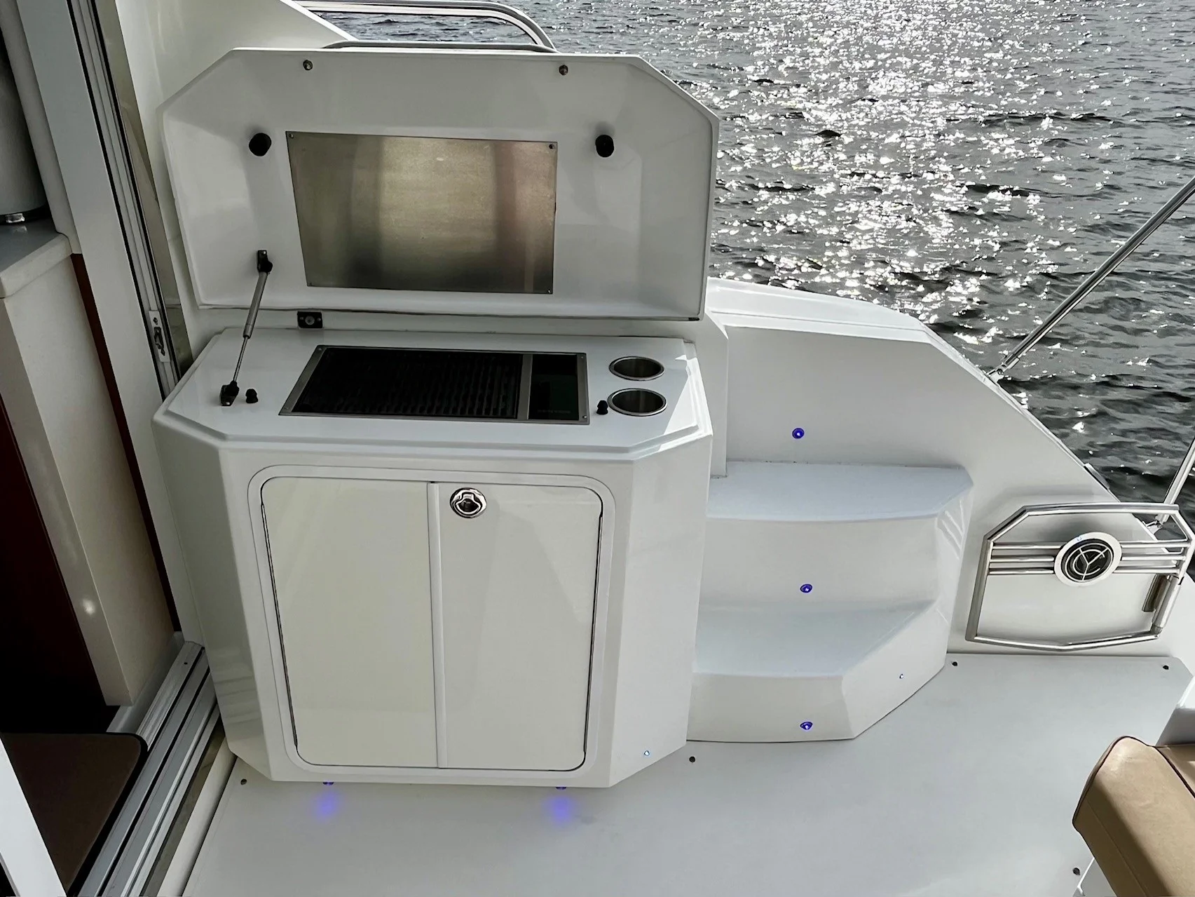 2015 Cruisers Yachts 41 CANTIUS Image Thumbnail #29