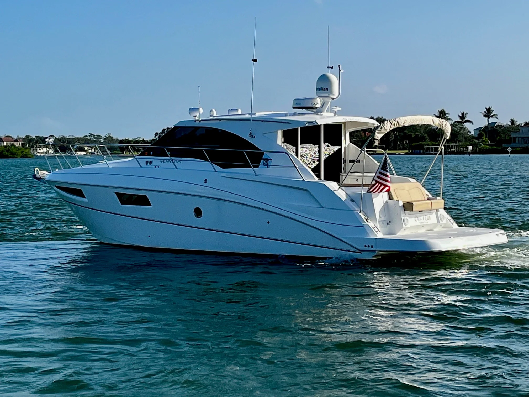 2015 Cruisers Yachts 41 CANTIUS Image Thumbnail #7