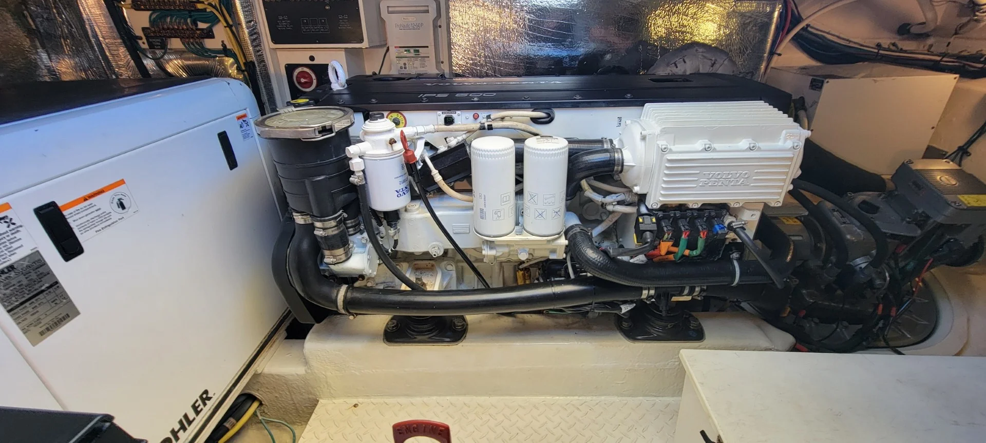 2015 Cruisers Yachts 41 CANTIUS Image Thumbnail #35