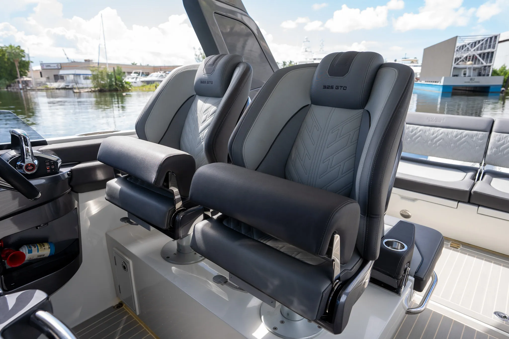 2024 Galeon 325 Image Thumbnail #24