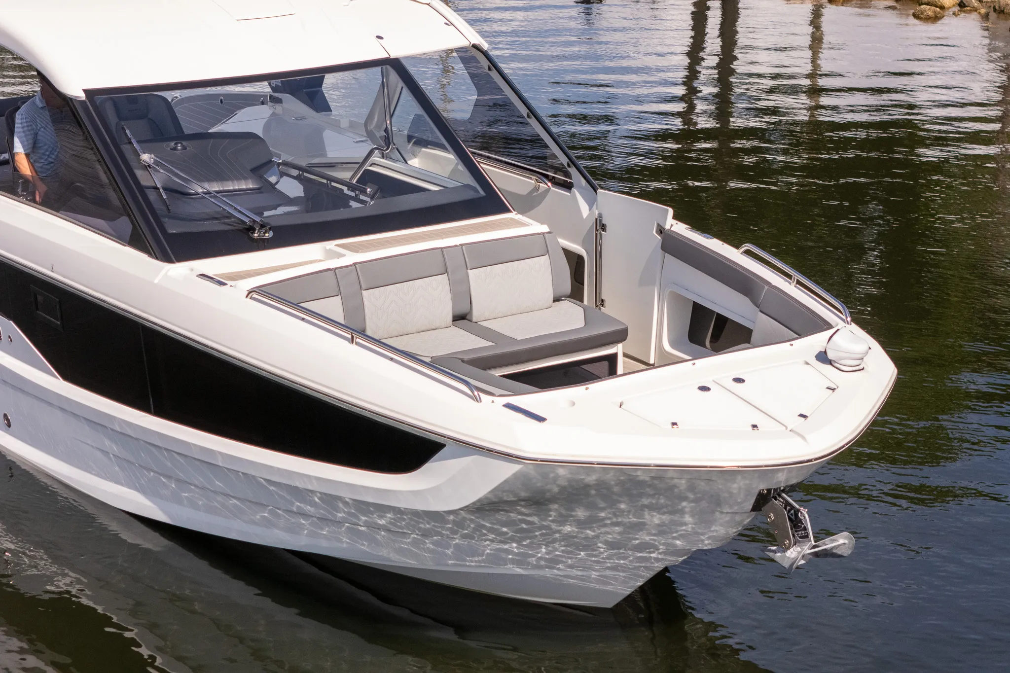 2024 Galeon 325 Image Thumbnail #2
