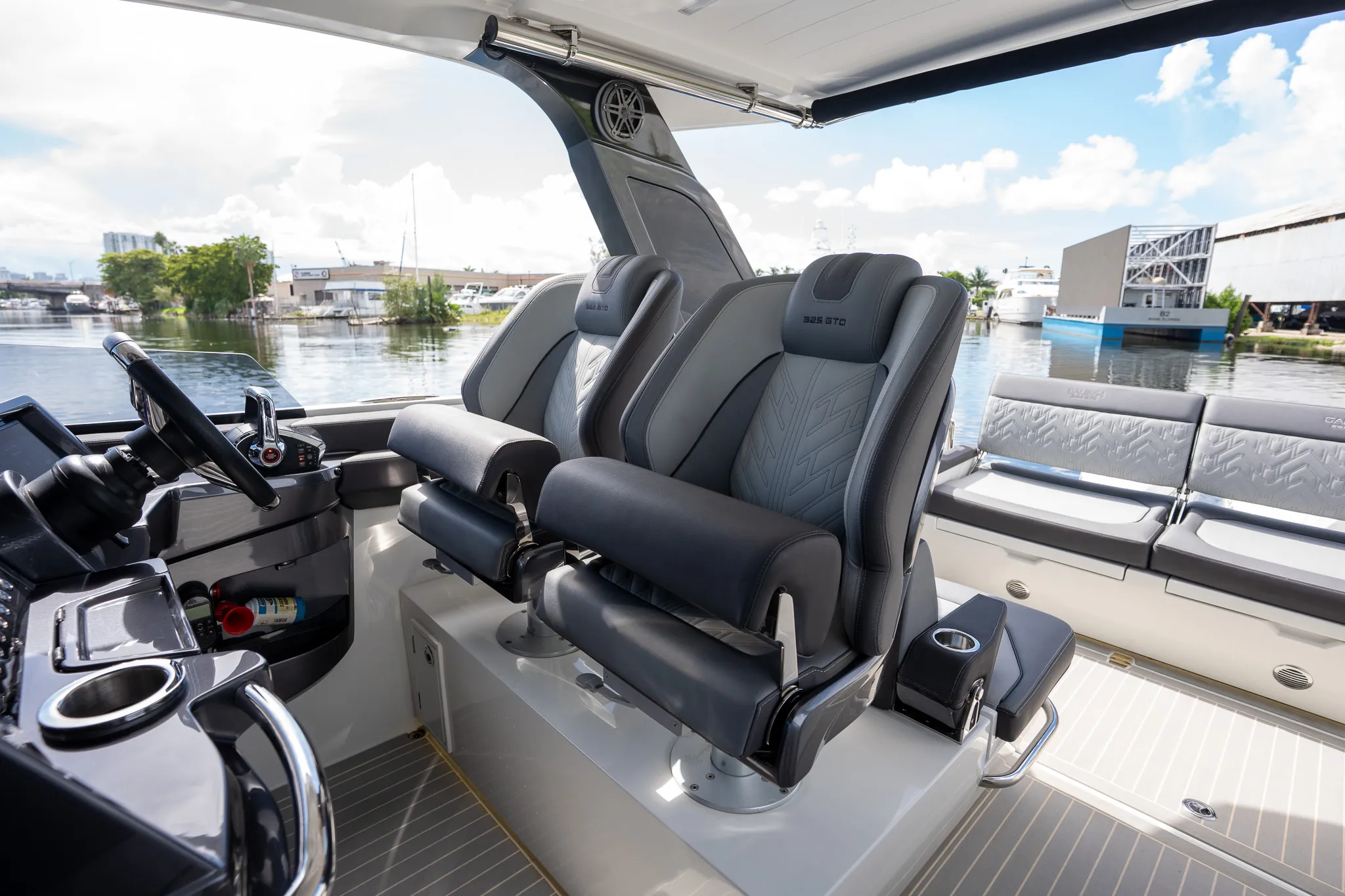 2024 Galeon 325 Image Thumbnail #23