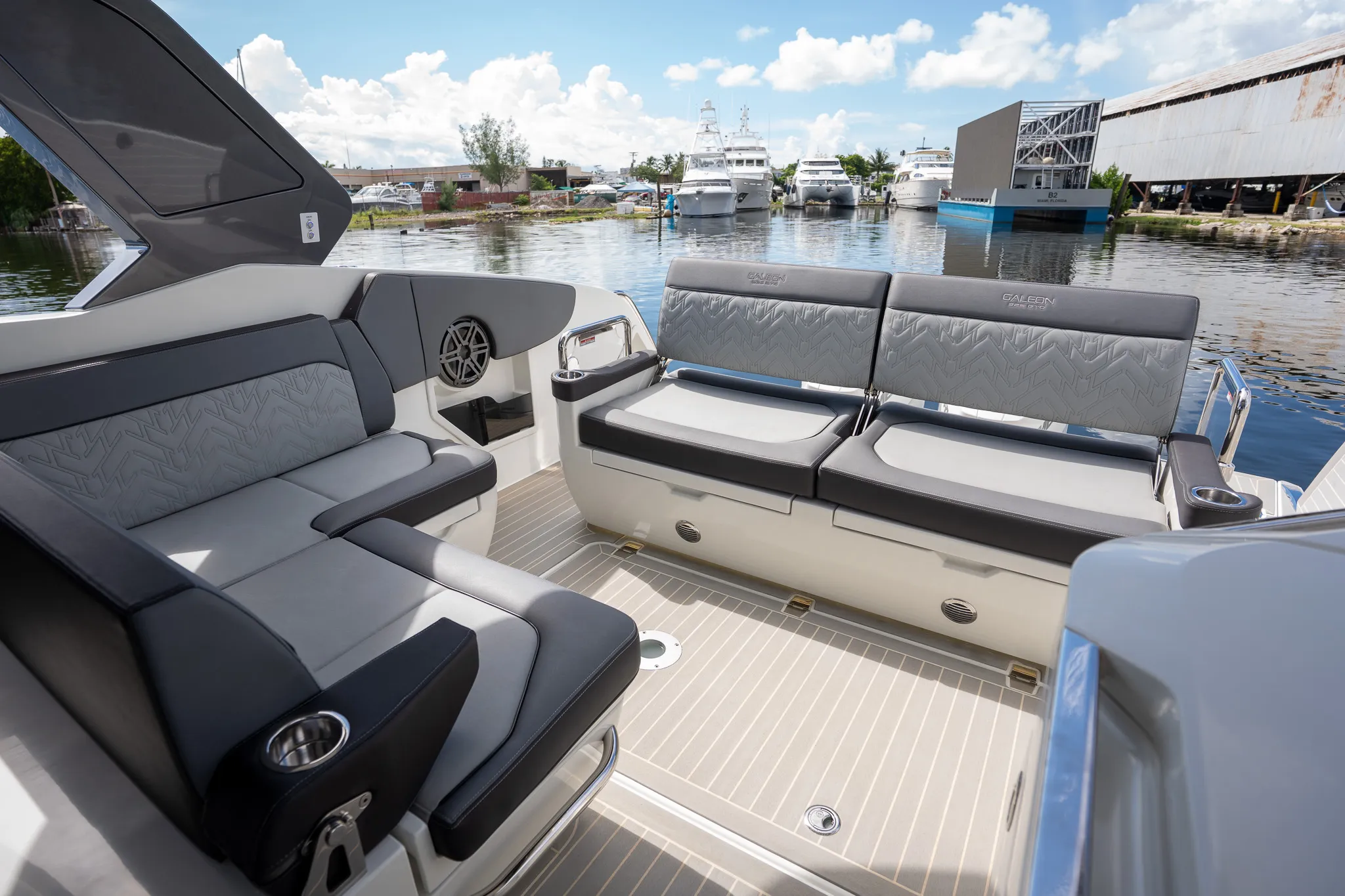 2024 Galeon 325 Image Thumbnail #25