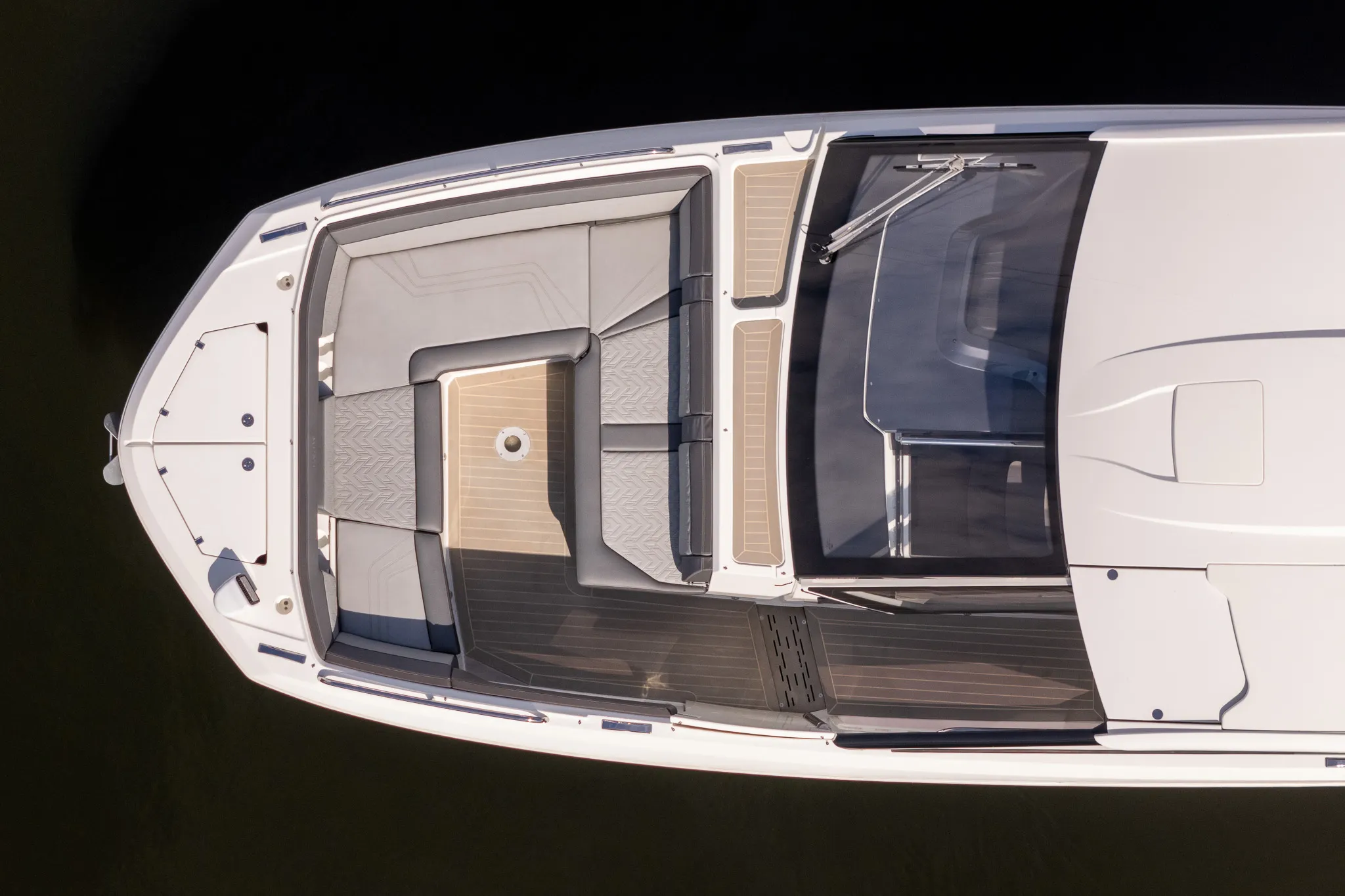 2024 Galeon 325 Image Thumbnail #12