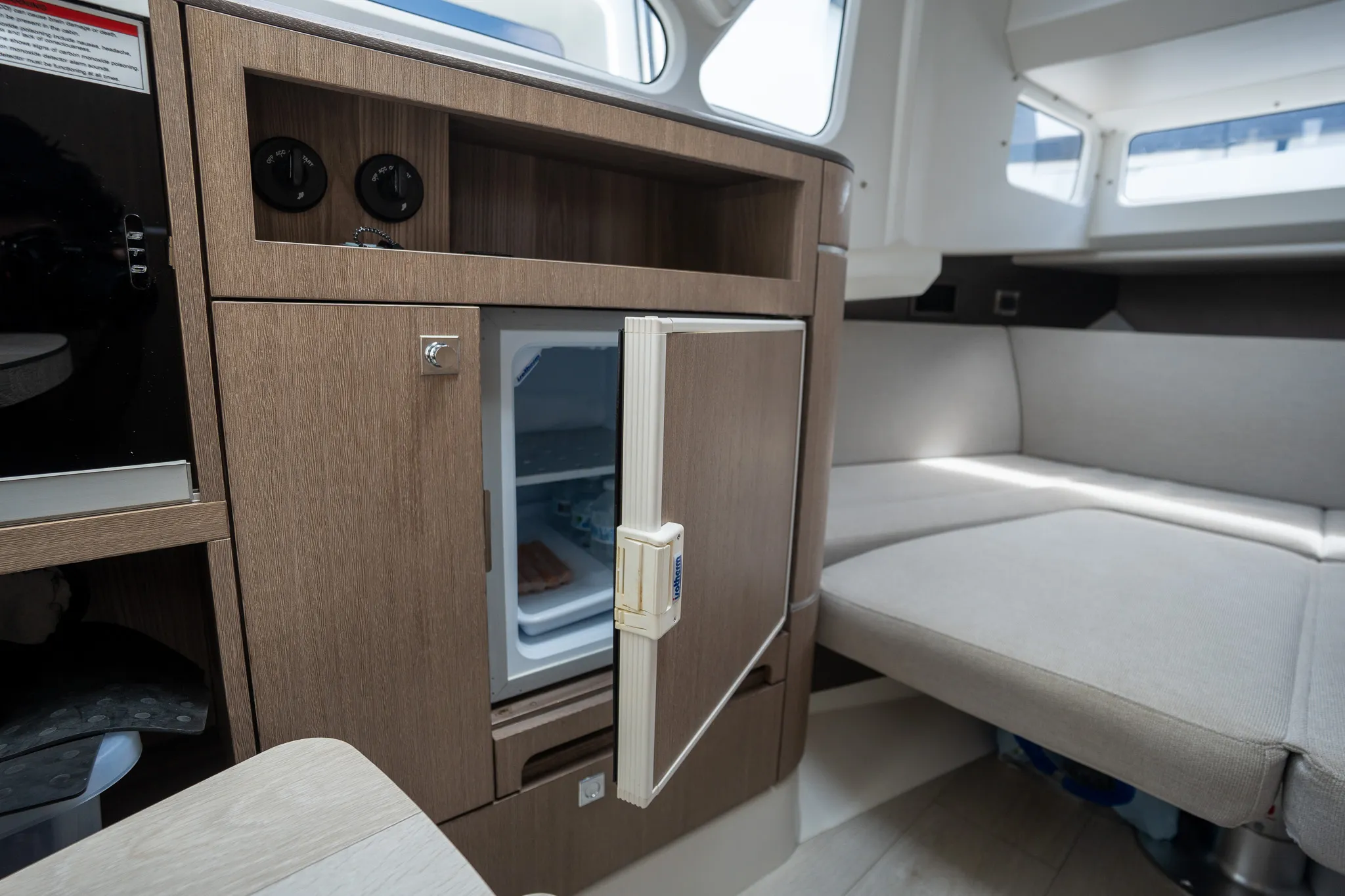 2024 Galeon 325 Image Thumbnail #31