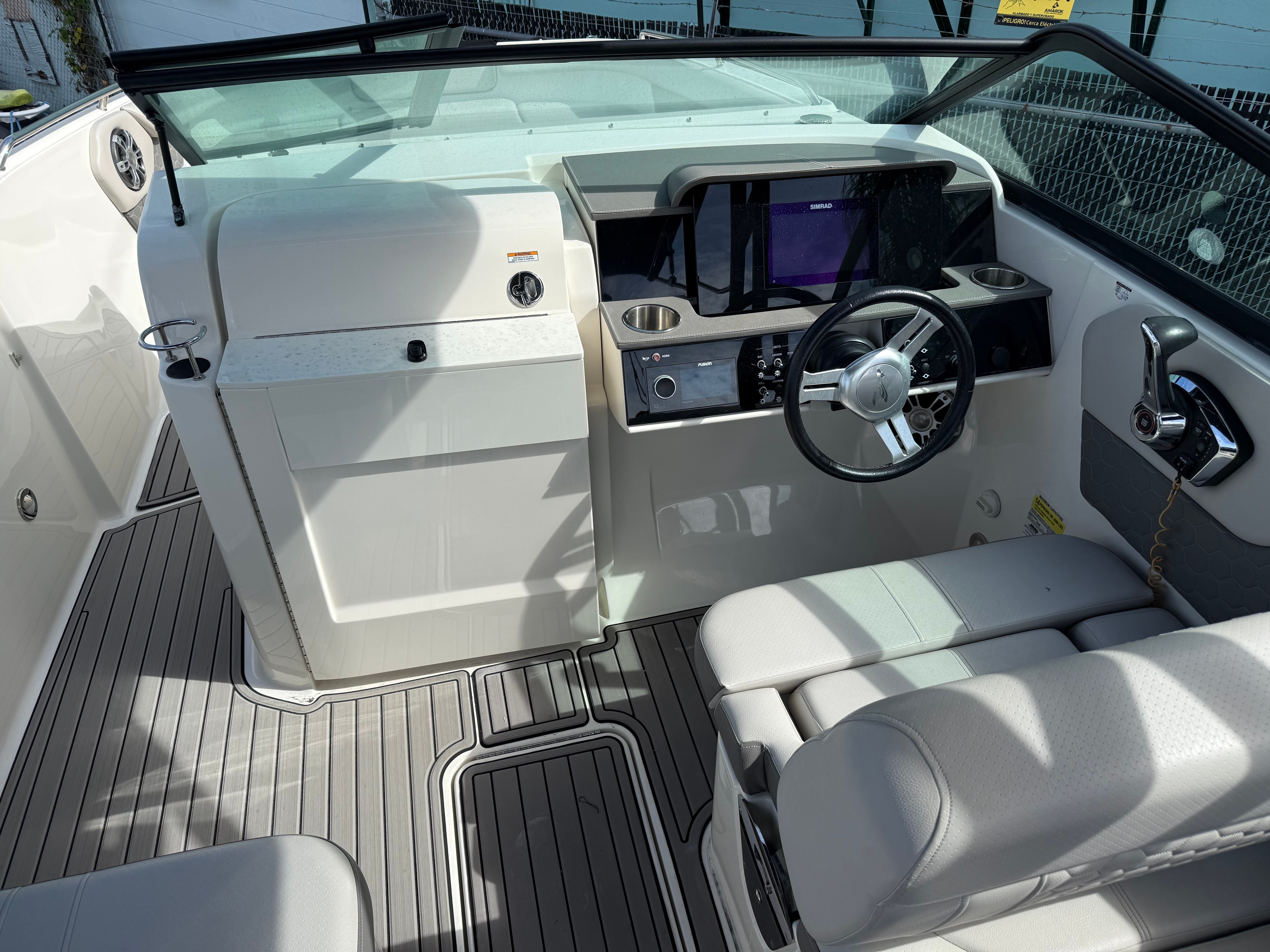 2023 Sea Ray SDX 250 Outboard Image Thumbnail #7