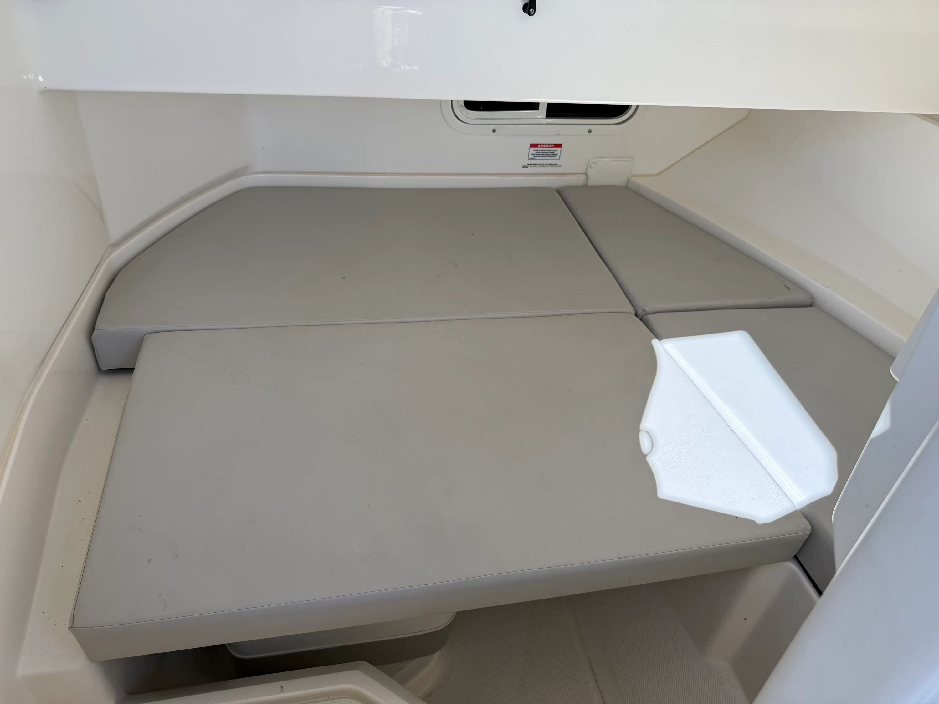 2023 Sea Ray SDX 250 Outboard Image Thumbnail #5