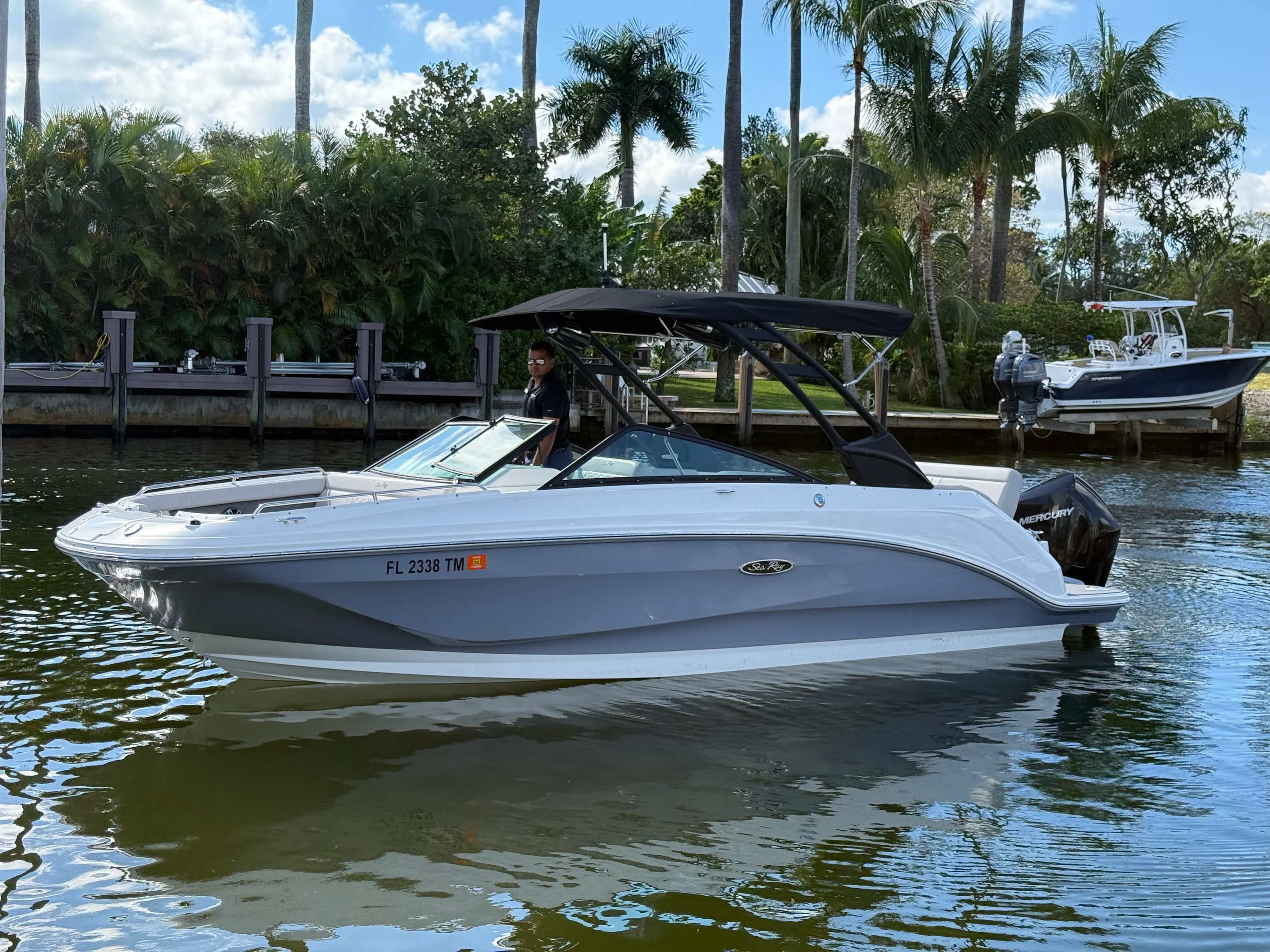 2023 Sea Ray SDX 250 Outboard Image Thumbnail #3