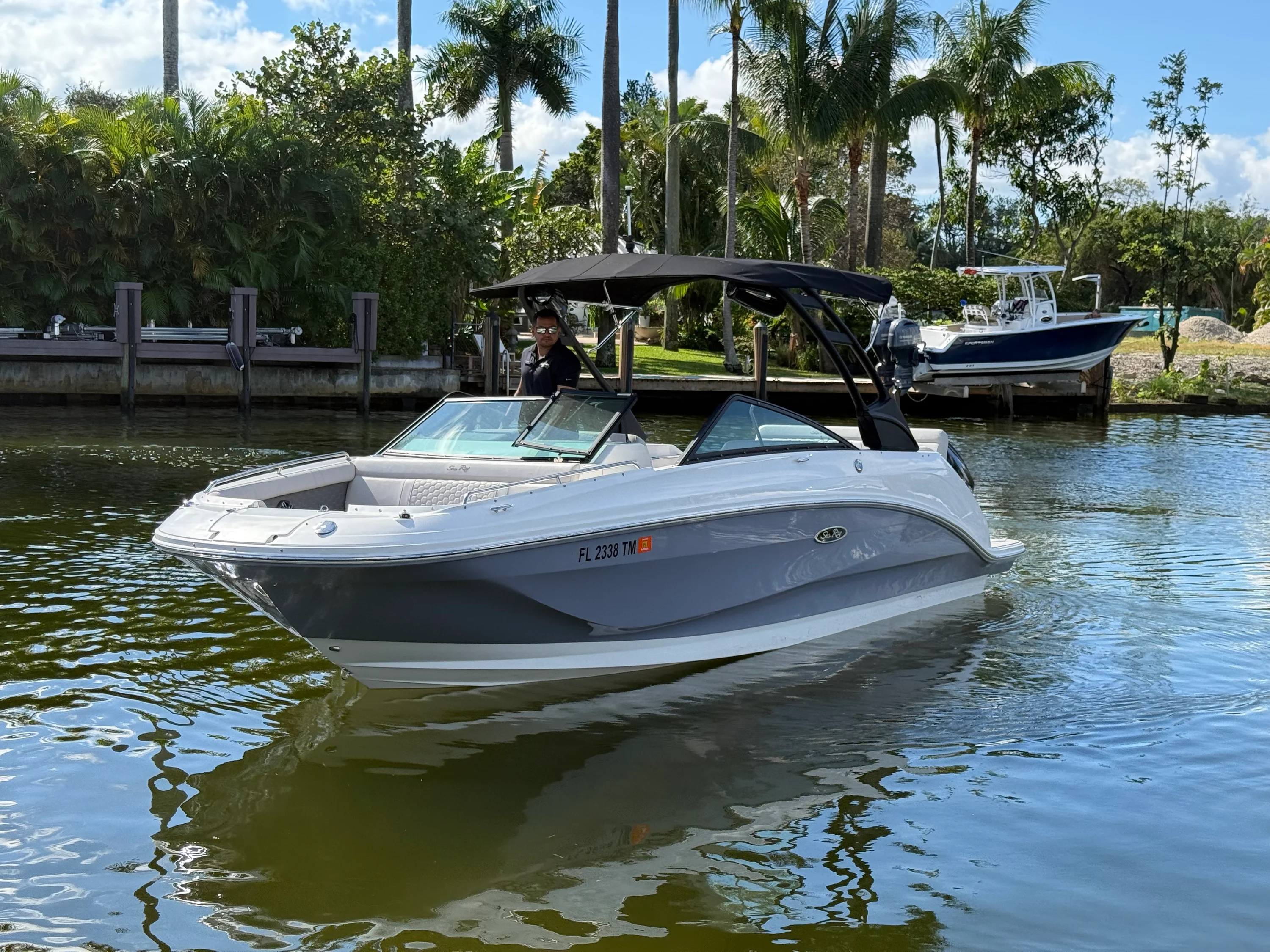 2023 Sea Ray SDX 250 Outboard Image Thumbnail #2