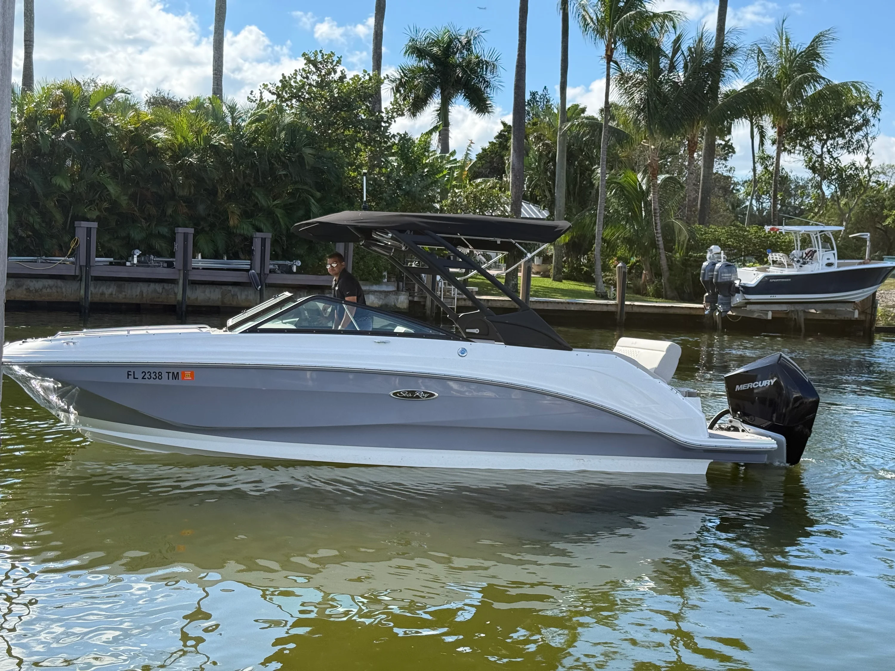 2023 Sea Ray SDX 250 Outboard Image Thumbnail #4