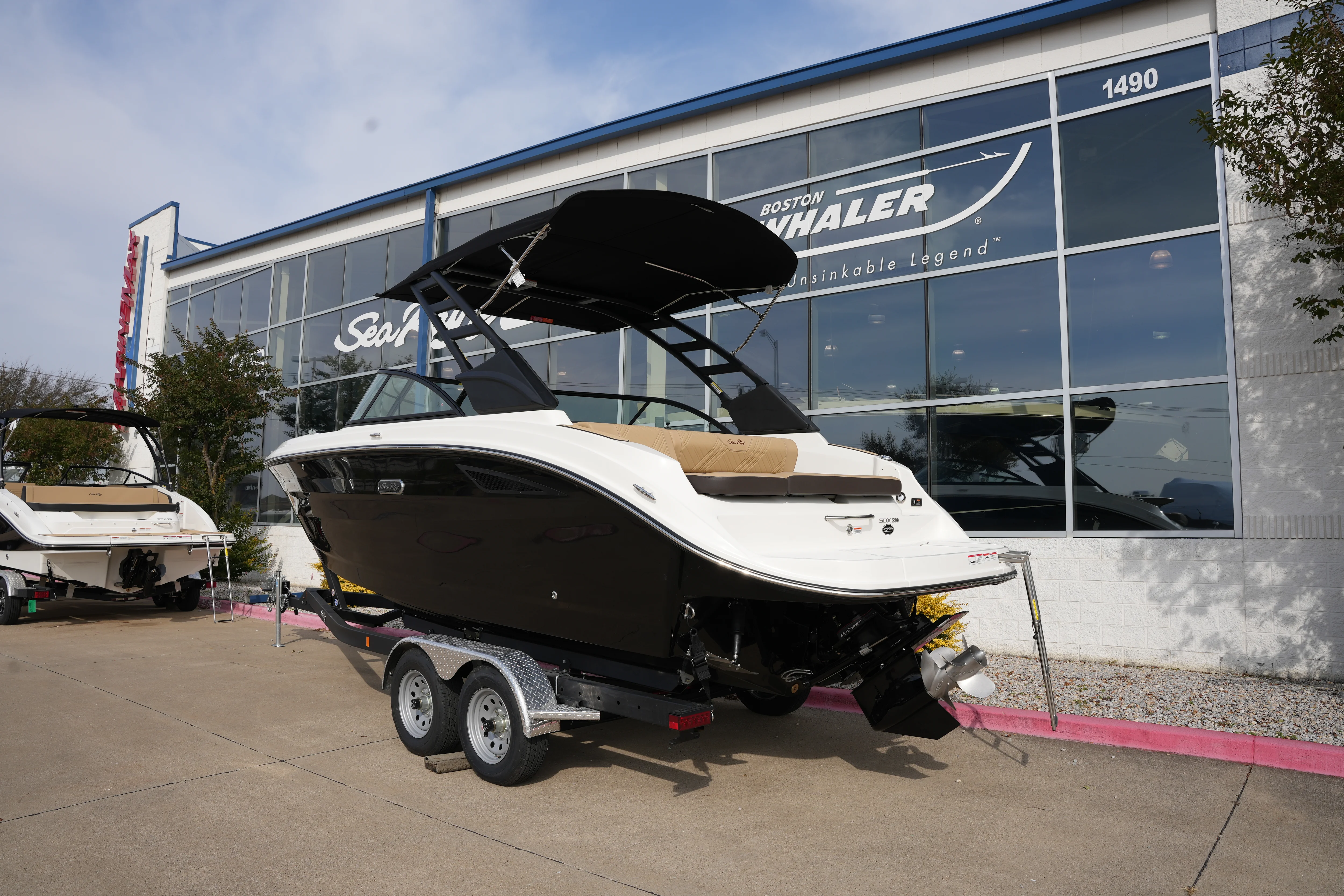 2026 Sea Ray SDX 230 Image Thumbnail #2