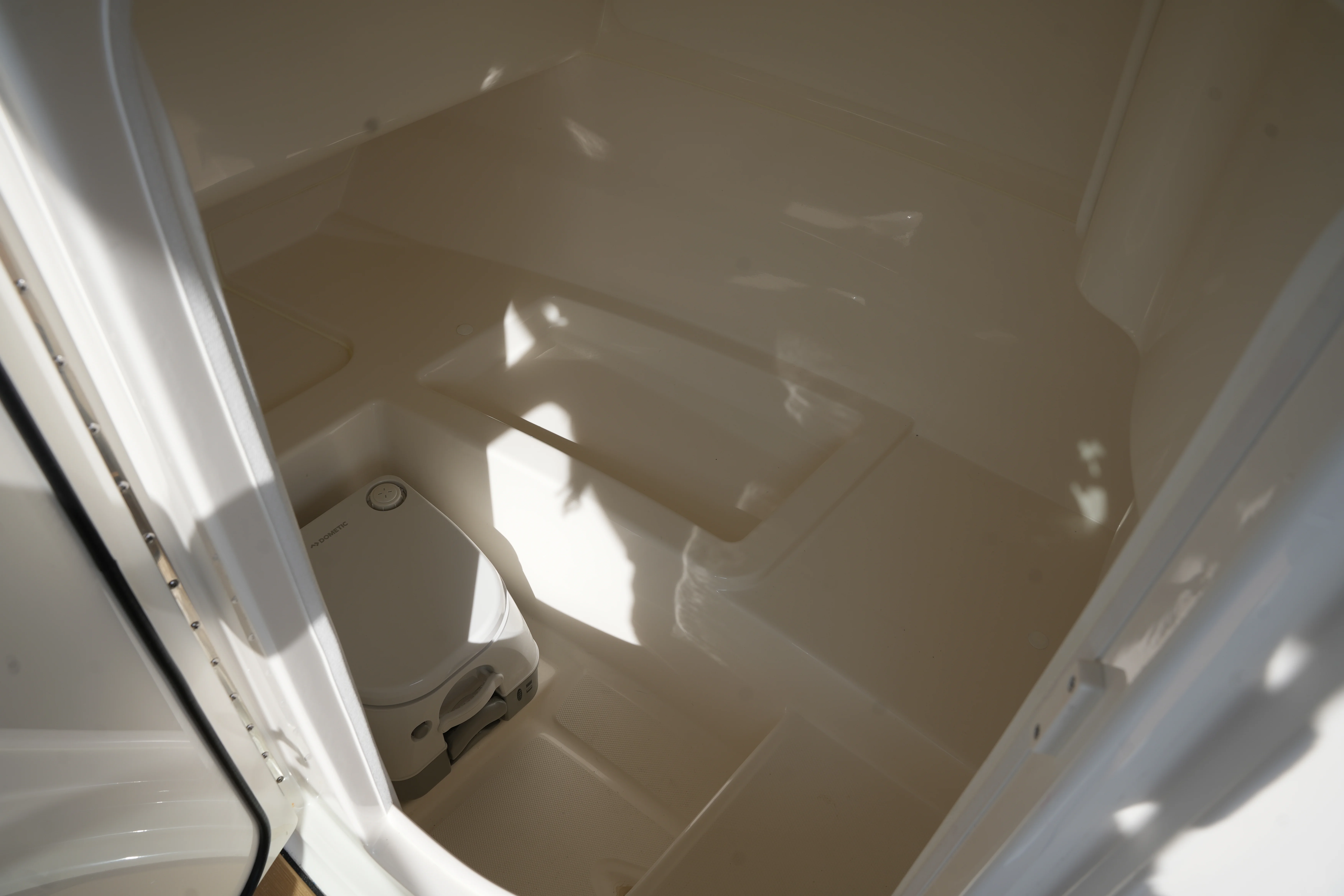 2026 Sea Ray SDX 230 Image Thumbnail #24