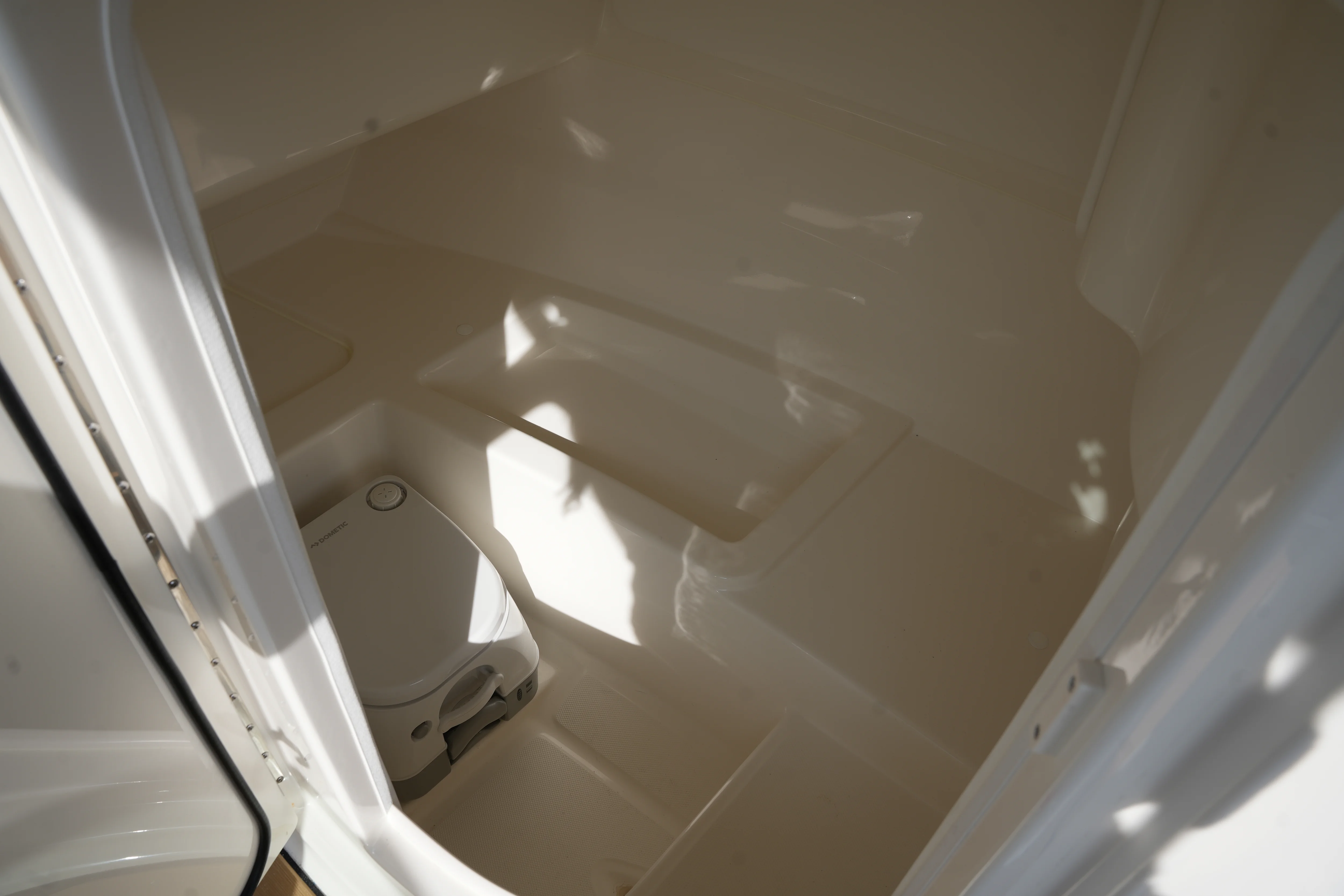 2026 Sea Ray SDX 230 Image Thumbnail #24