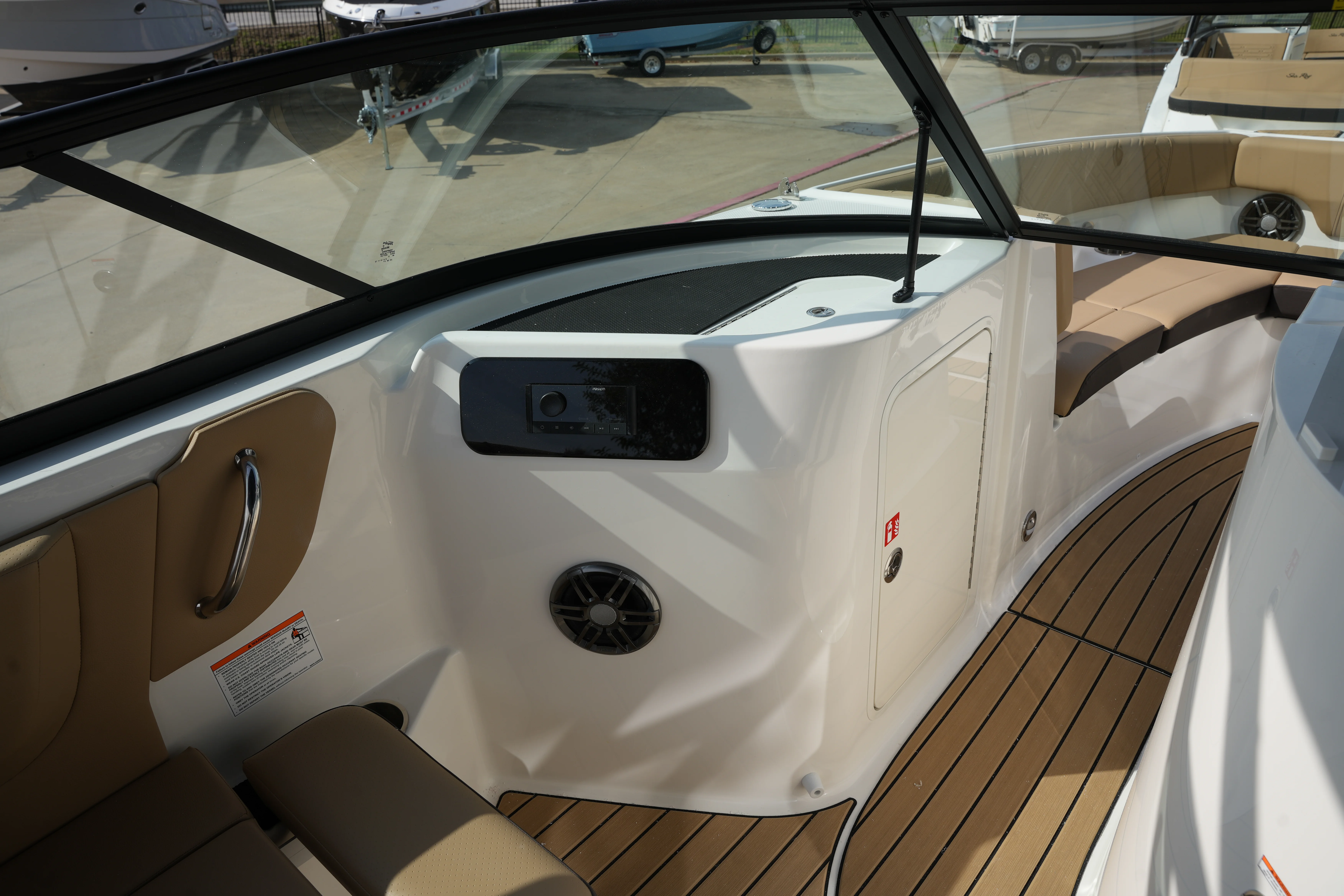 2026 Sea Ray SDX 230 Image Thumbnail #19