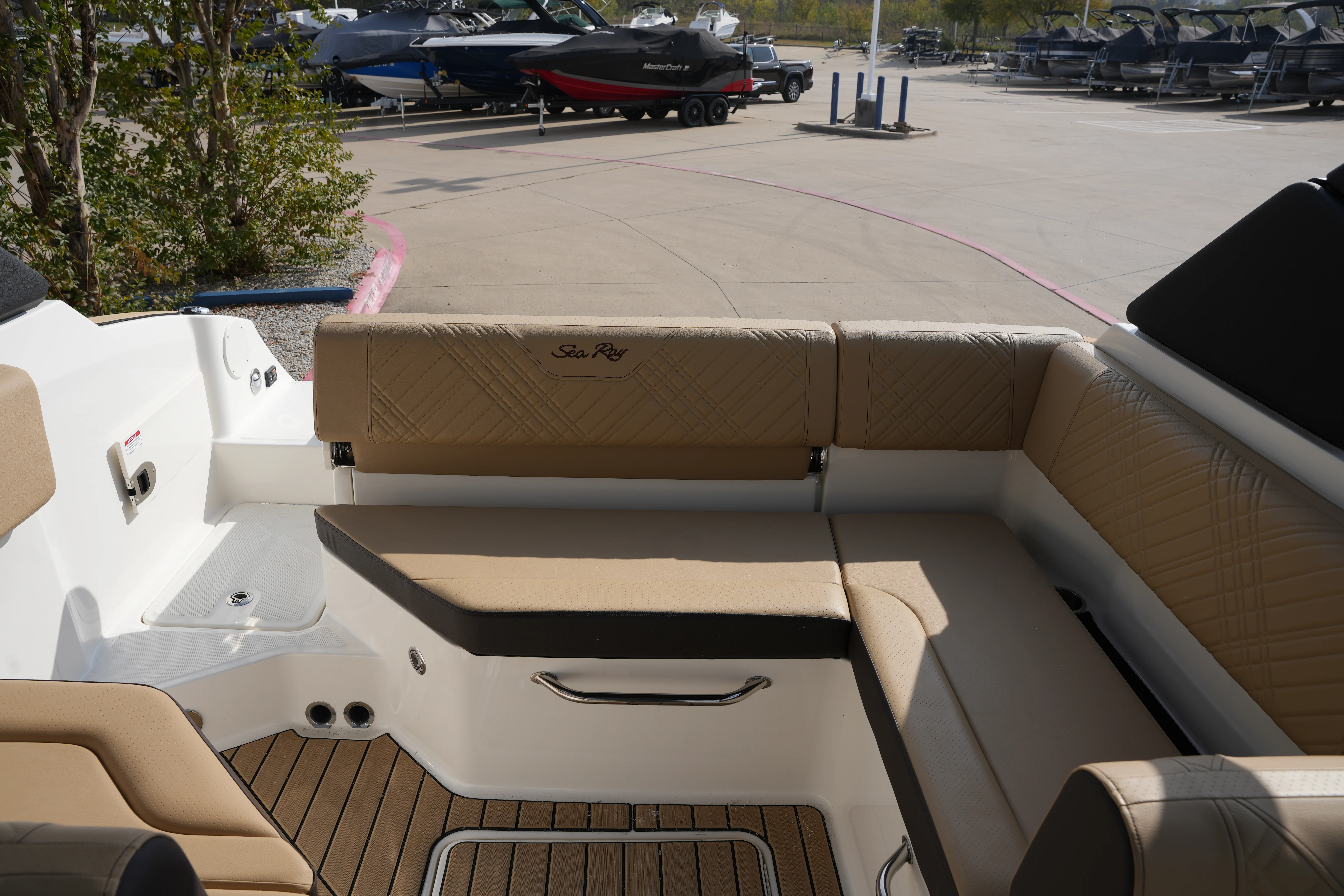 2026 Sea Ray SDX 230 Image Thumbnail #11