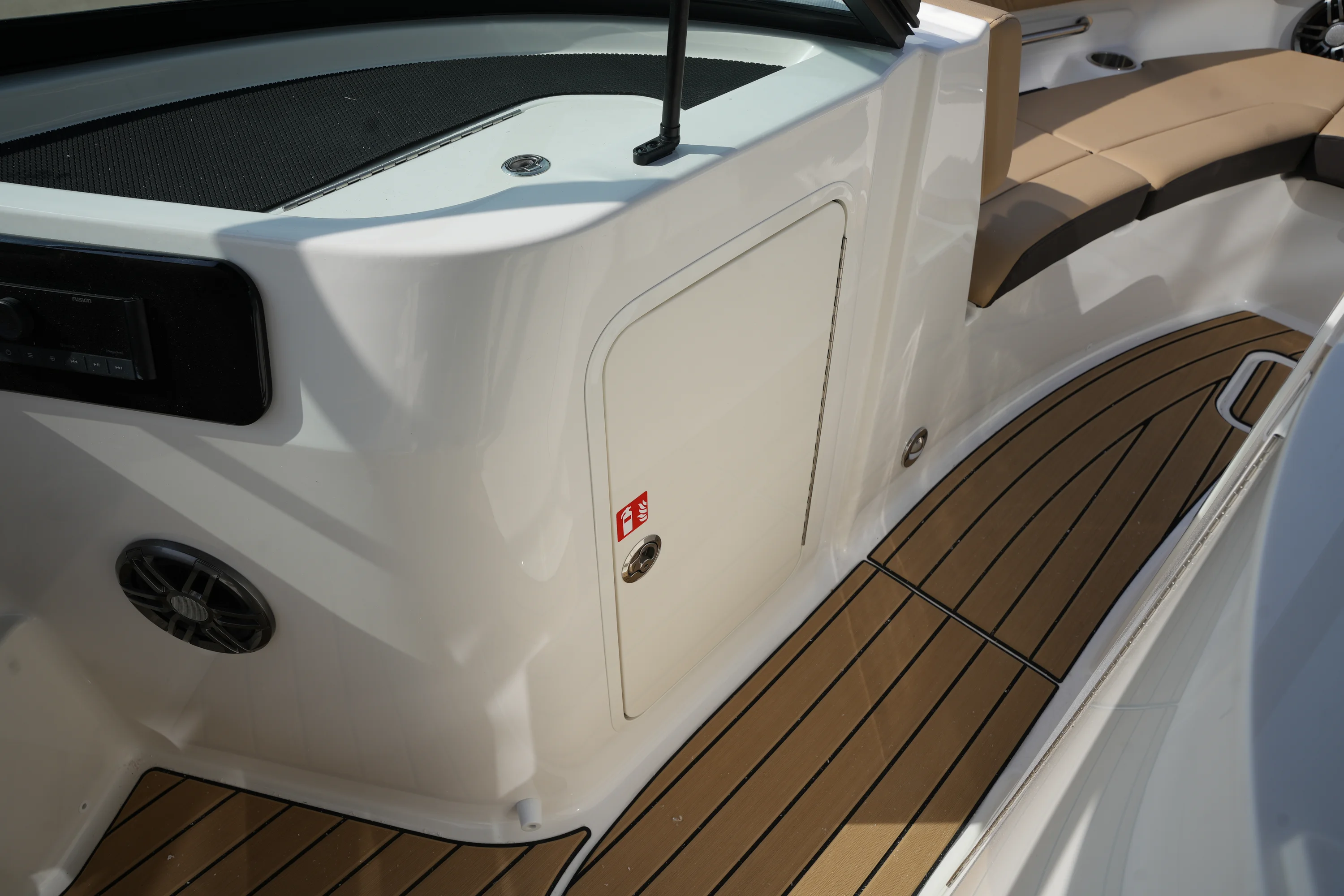 2026 Sea Ray SDX 230 Image Thumbnail #21