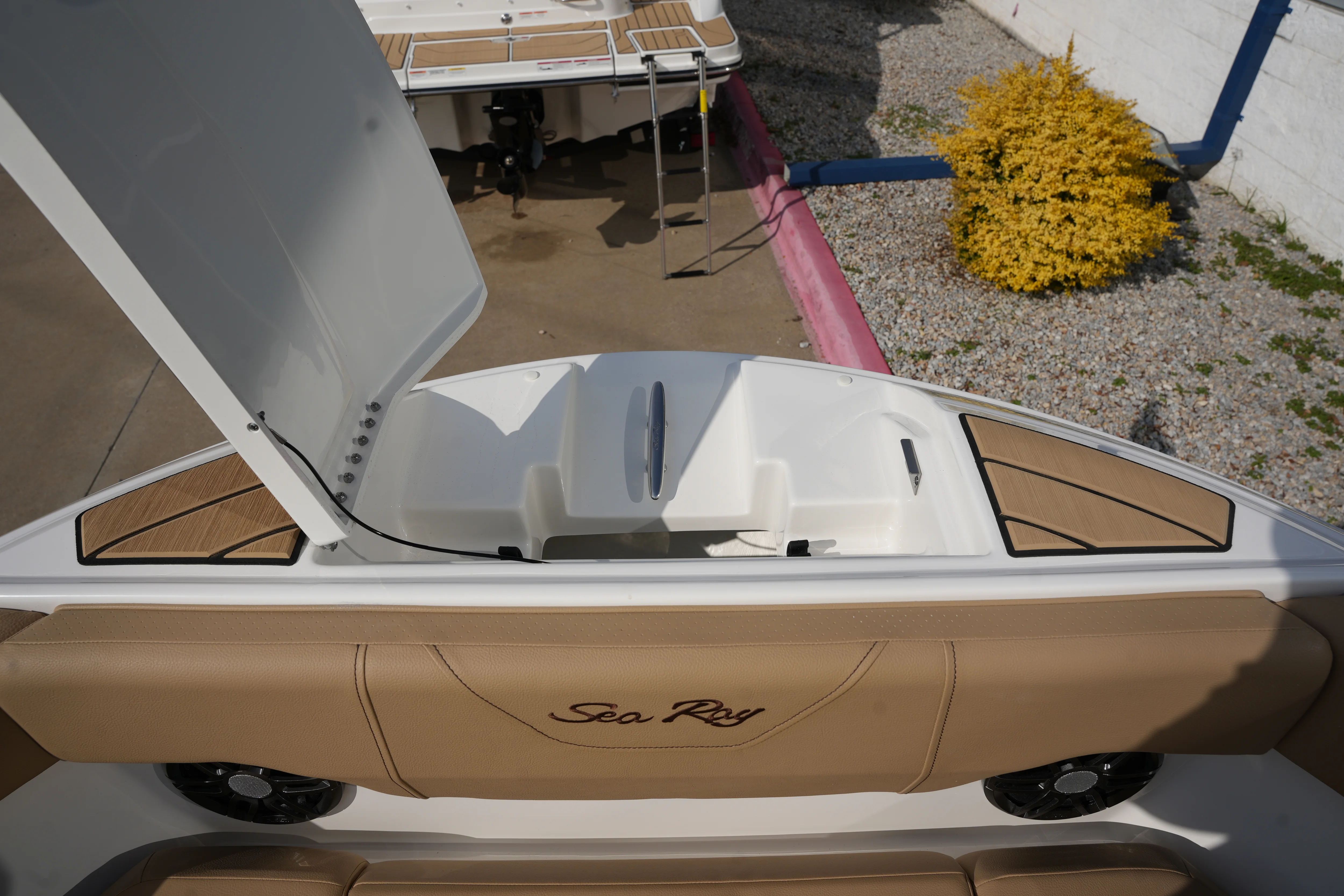 2026 Sea Ray SDX 230 Image Thumbnail #30