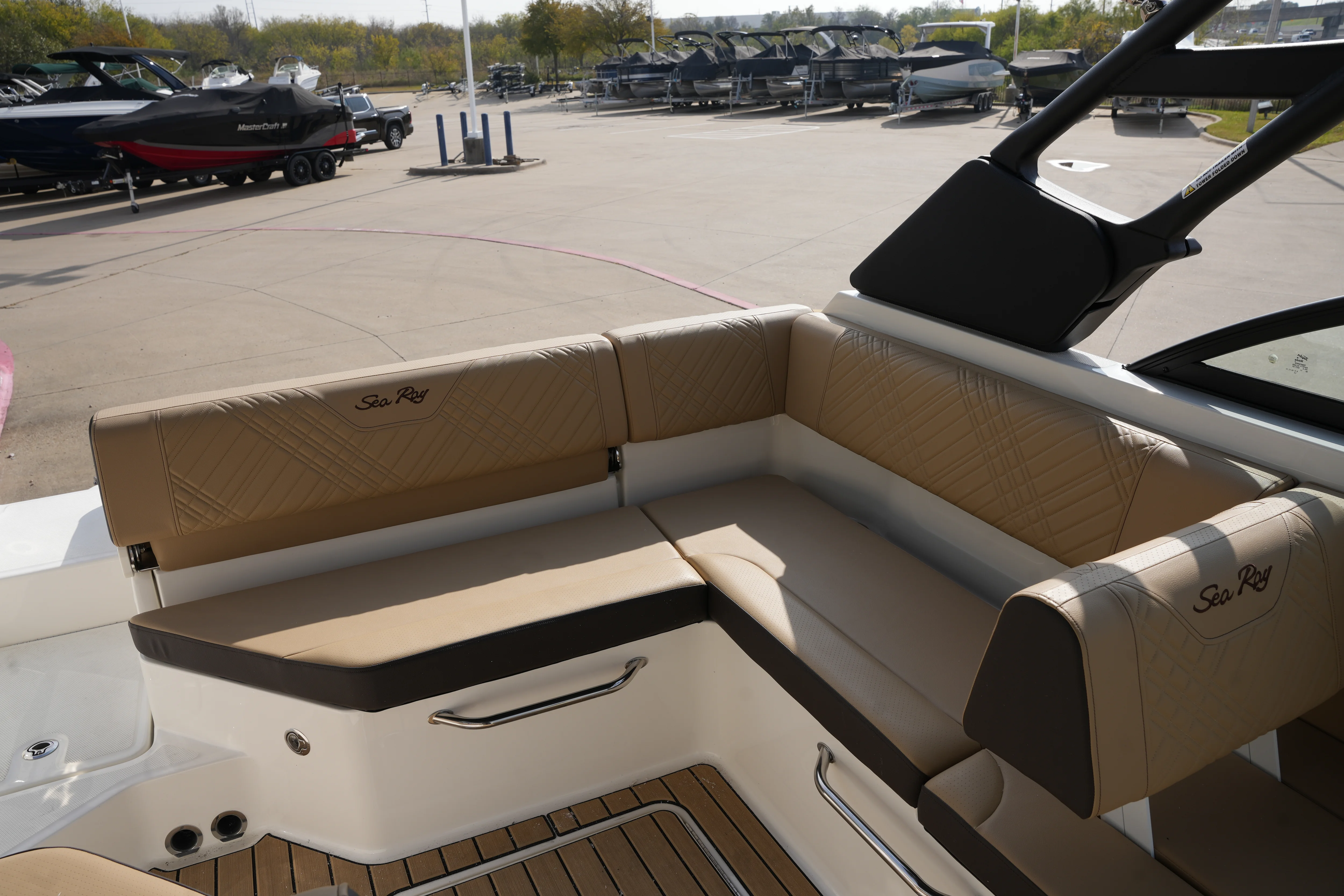 2026 Sea Ray SDX 230 Image Thumbnail #12