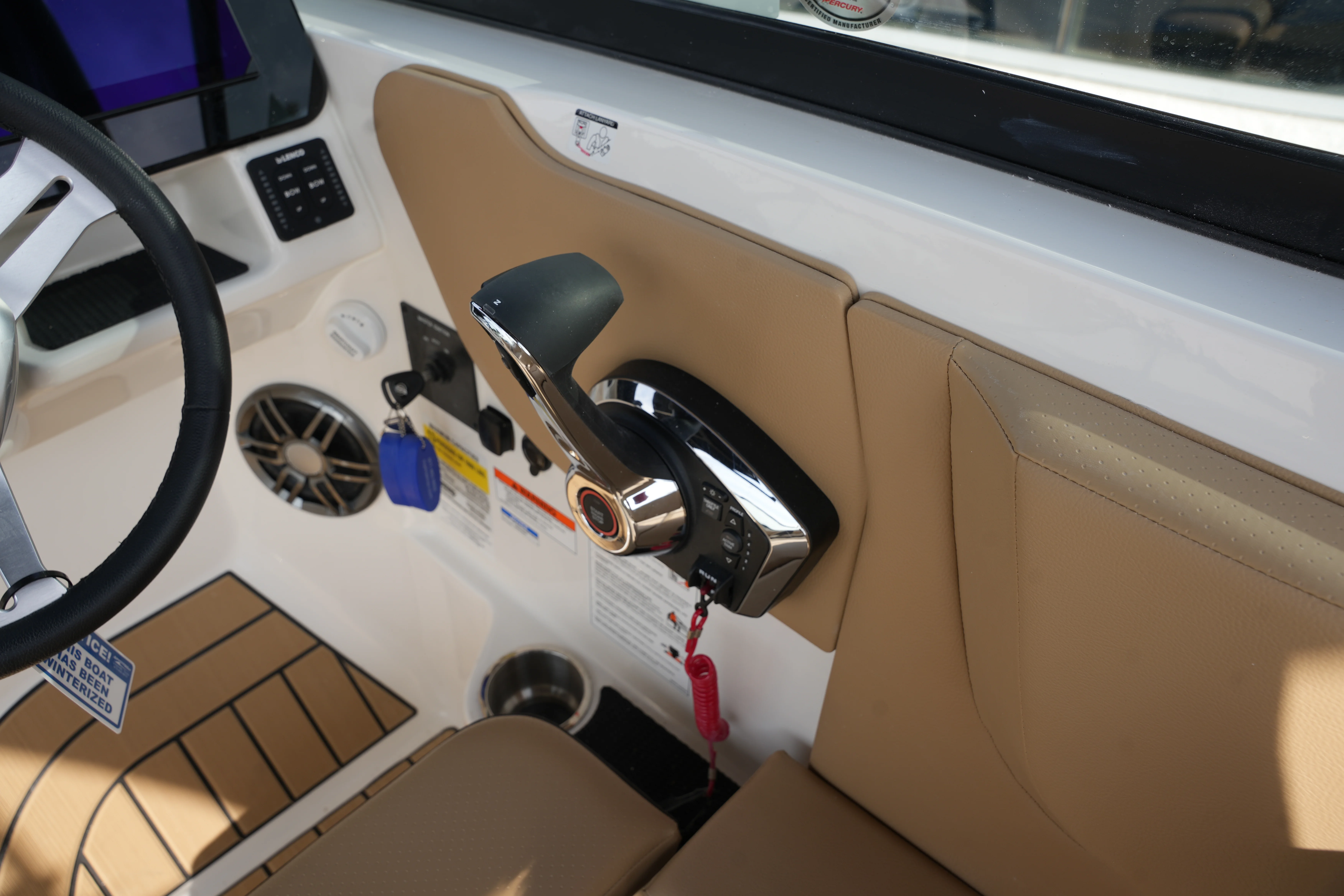 2026 Sea Ray SDX 230 Image Thumbnail #18