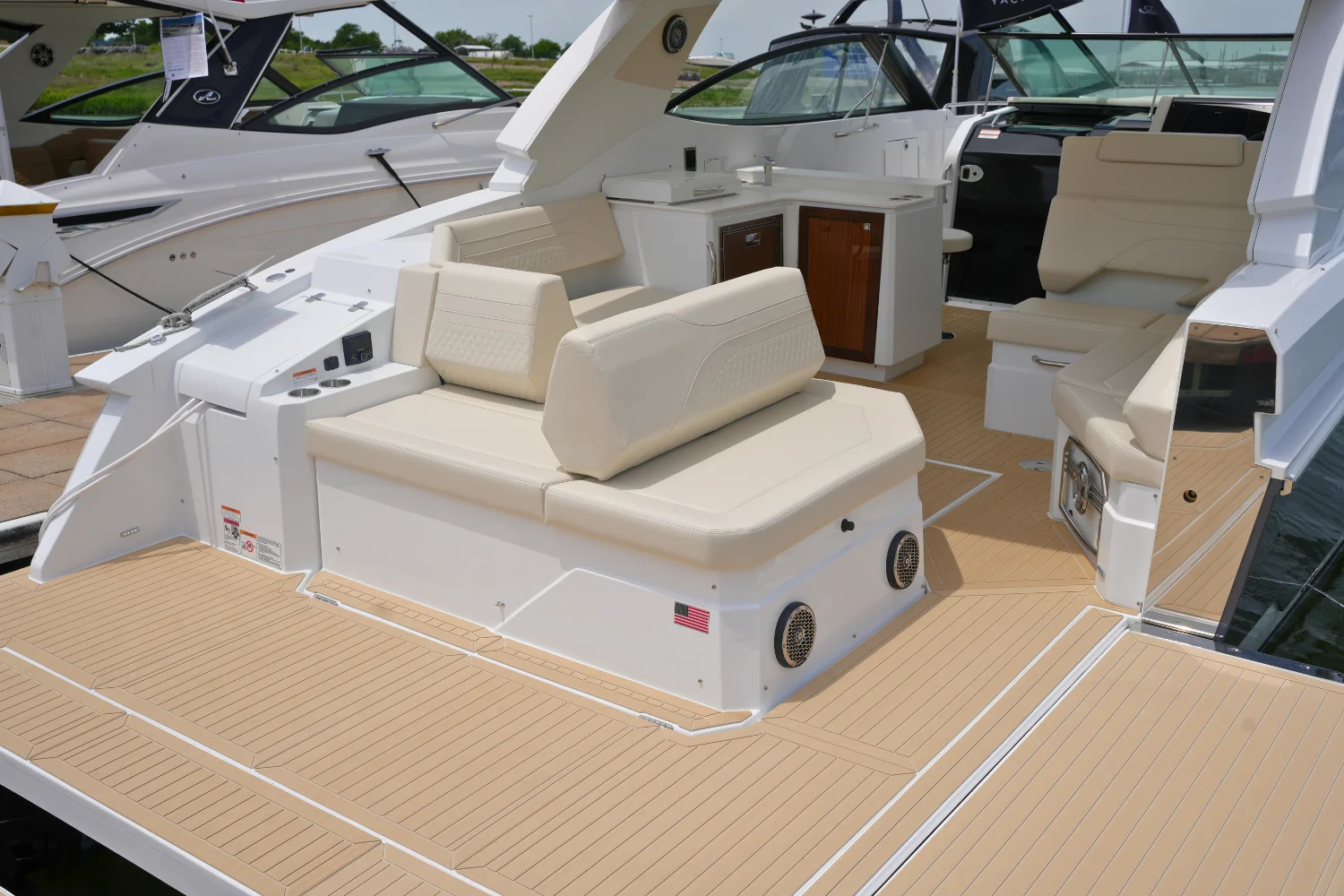 2026 Cruisers Yachts 38 GLS Image Thumbnail #18