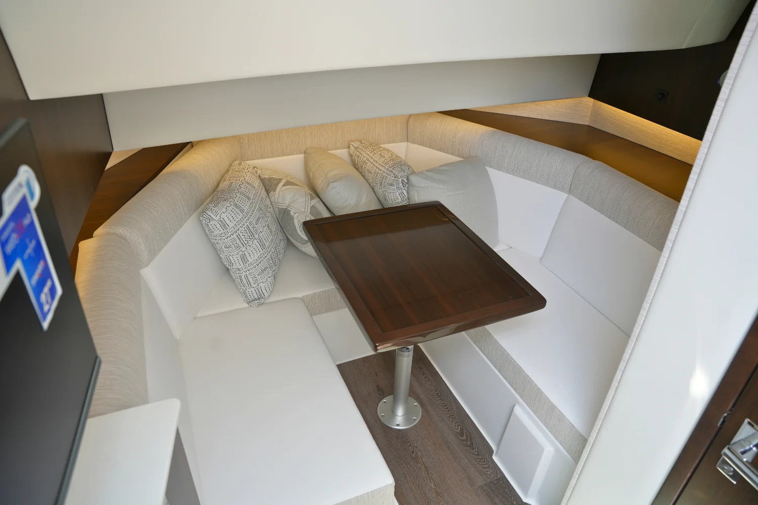 2026 Cruisers Yachts 38 GLS Image Thumbnail #54