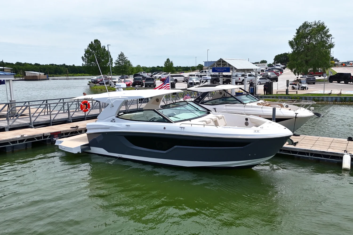 2026 Cruisers Yachts 38 GLS Image Thumbnail #2