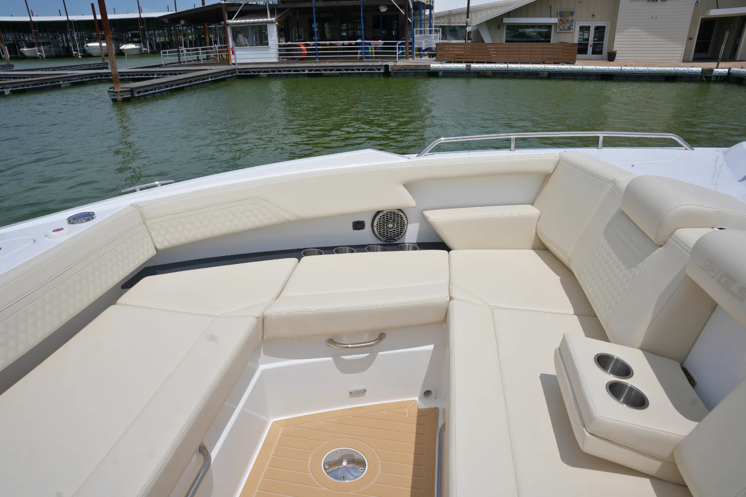 2026 Cruisers Yachts 38 GLS Image Thumbnail #49