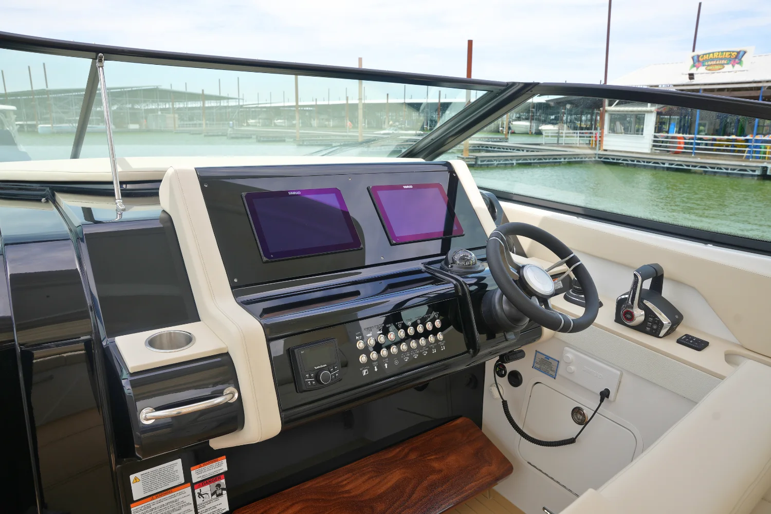 2026 Cruisers Yachts 38 GLS Image Thumbnail #38