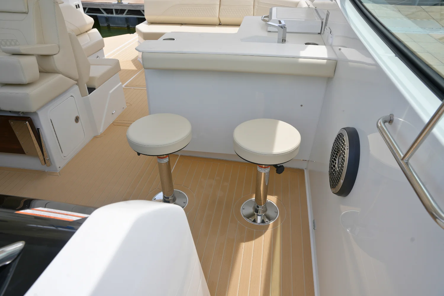 2026 Cruisers Yachts 38 GLS Image Thumbnail #35