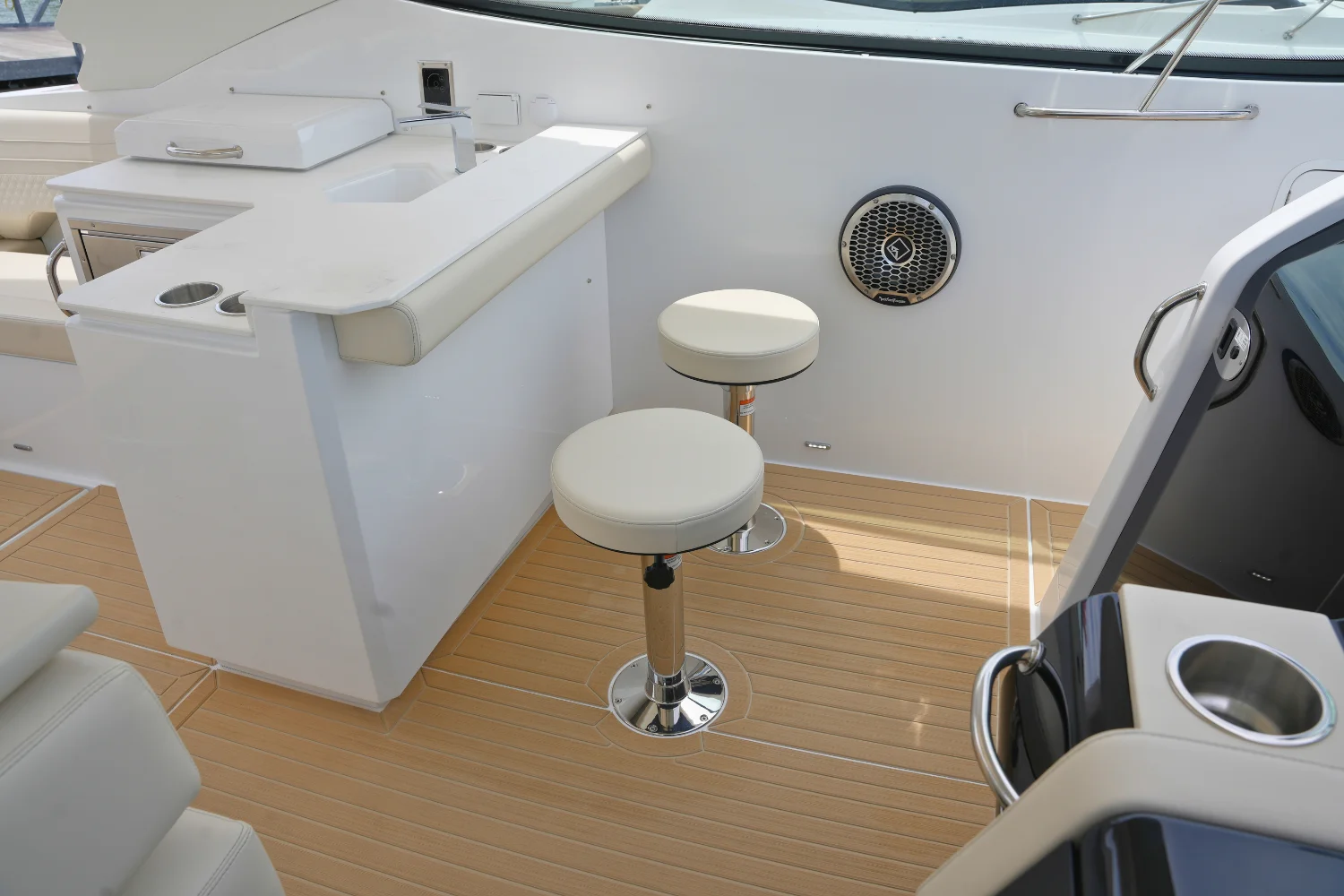 2026 Cruisers Yachts 38 GLS Image Thumbnail #34