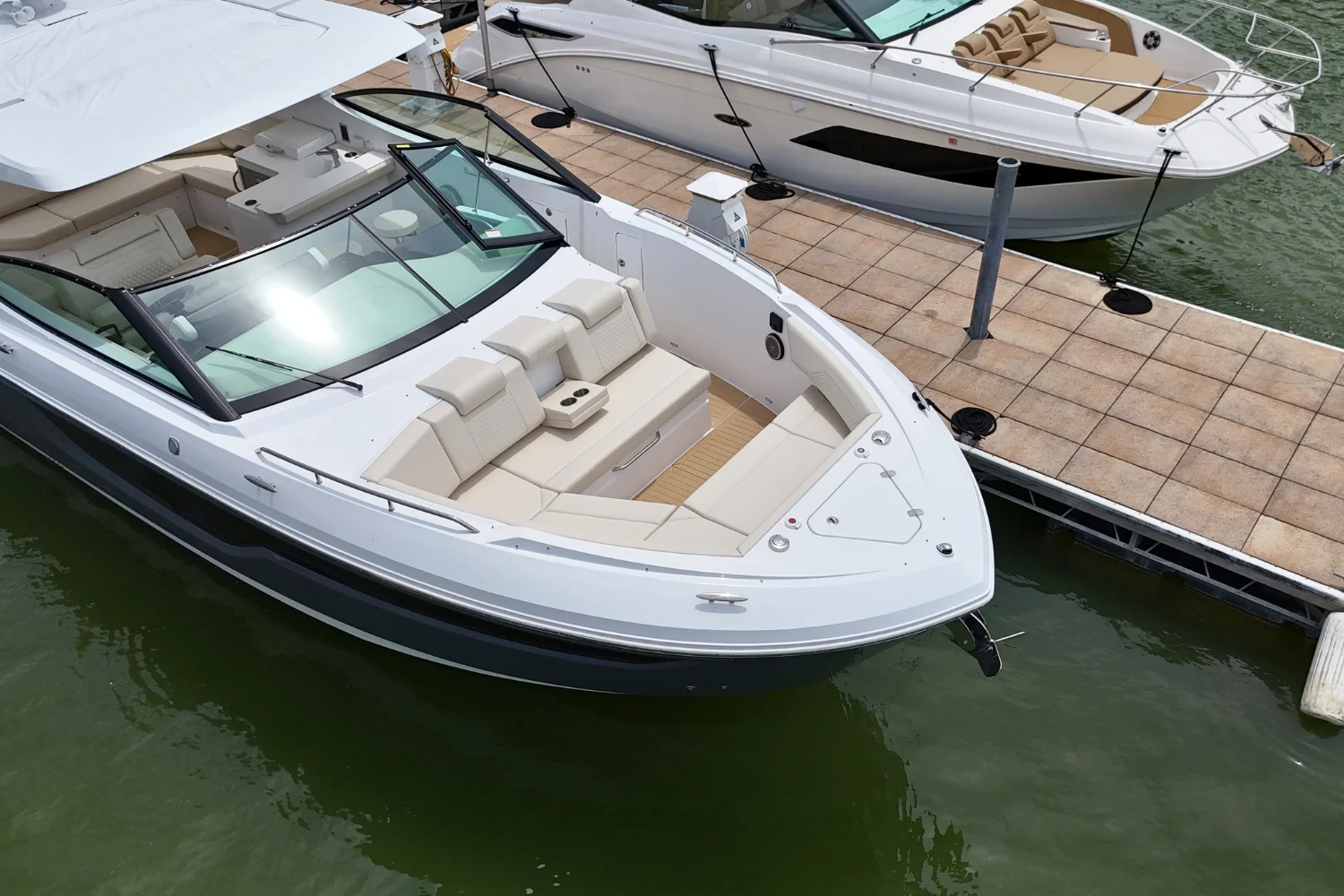 2026 Cruisers Yachts 38 GLS Image Thumbnail #7