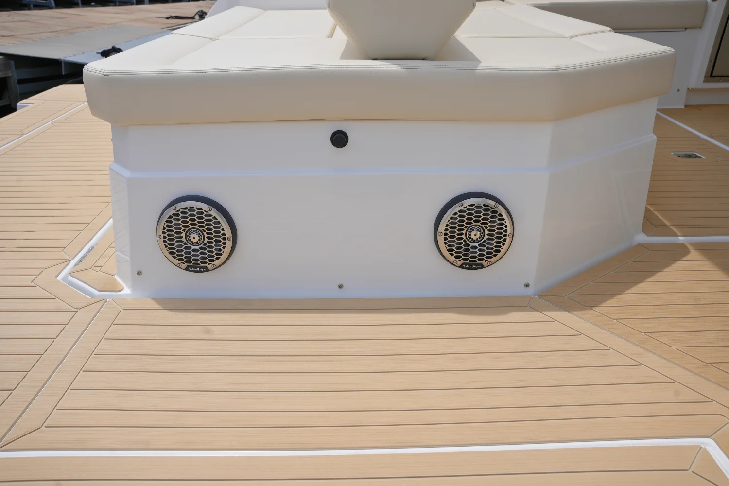 2026 Cruisers Yachts 38 GLS Image Thumbnail #20